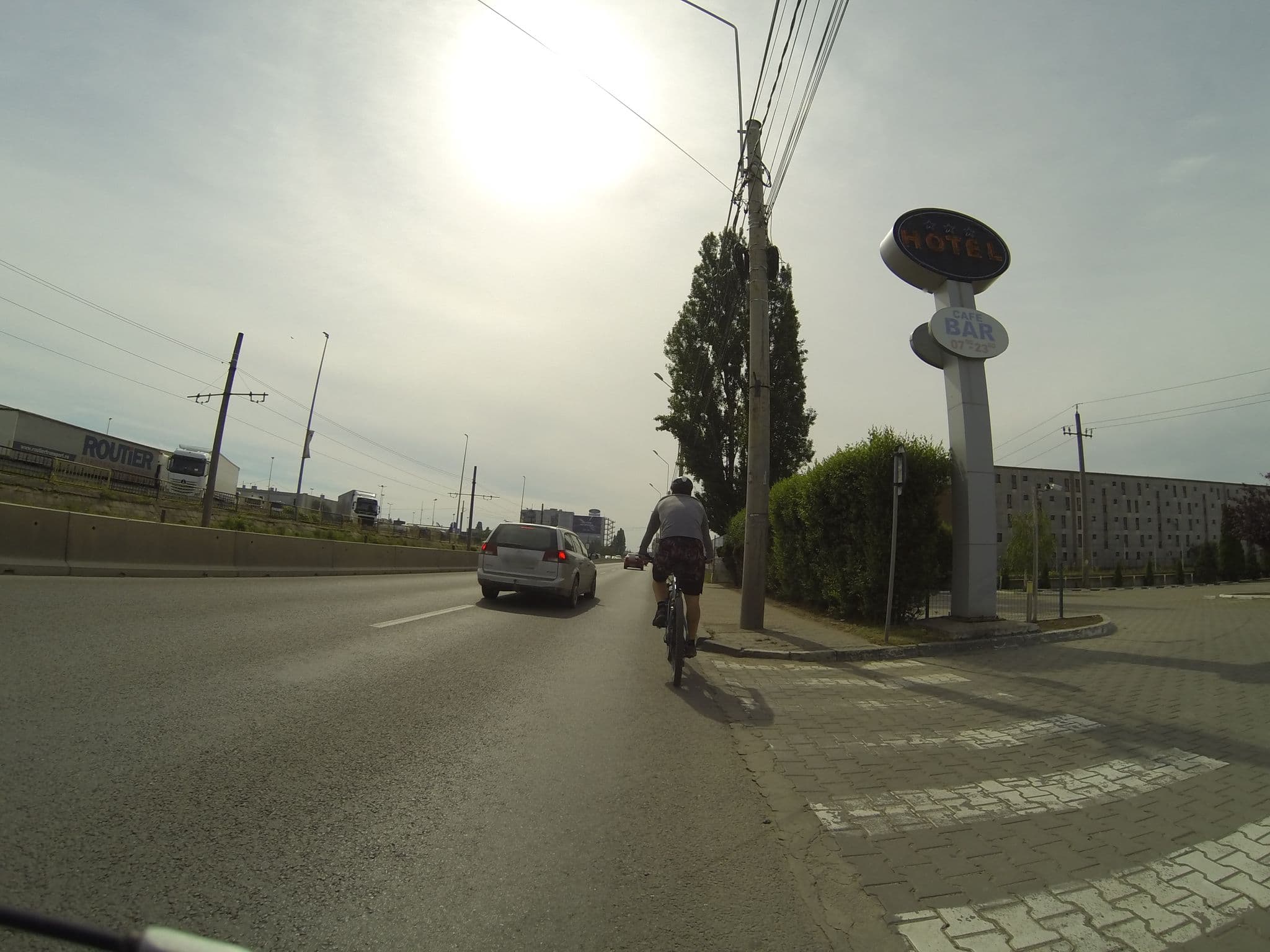 Street view near Plus Hotel, Făcăi — © deeeznuuuts (CC BY-SA · Mapillary)