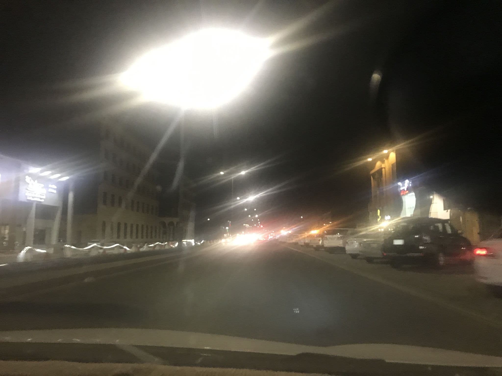 Street view near ملتقى فنار للنمو | منشآت, Buraydah — © mjoodealtamimi (CC BY-SA · Mapillary)
