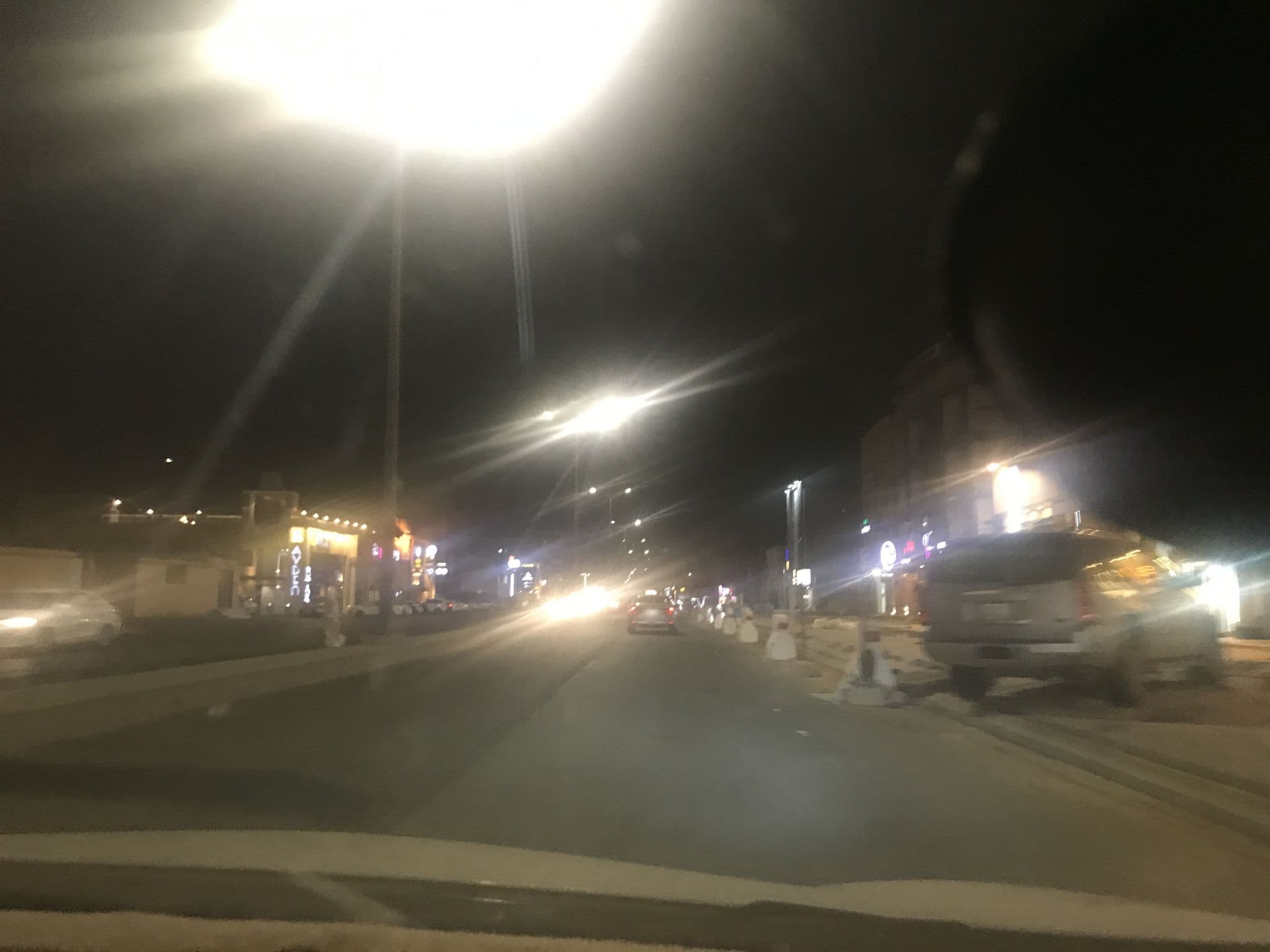 Street view near Qasr Ladun lilajnah, Buraydah — © mjoodealtamimi (CC BY-SA · Mapillary)