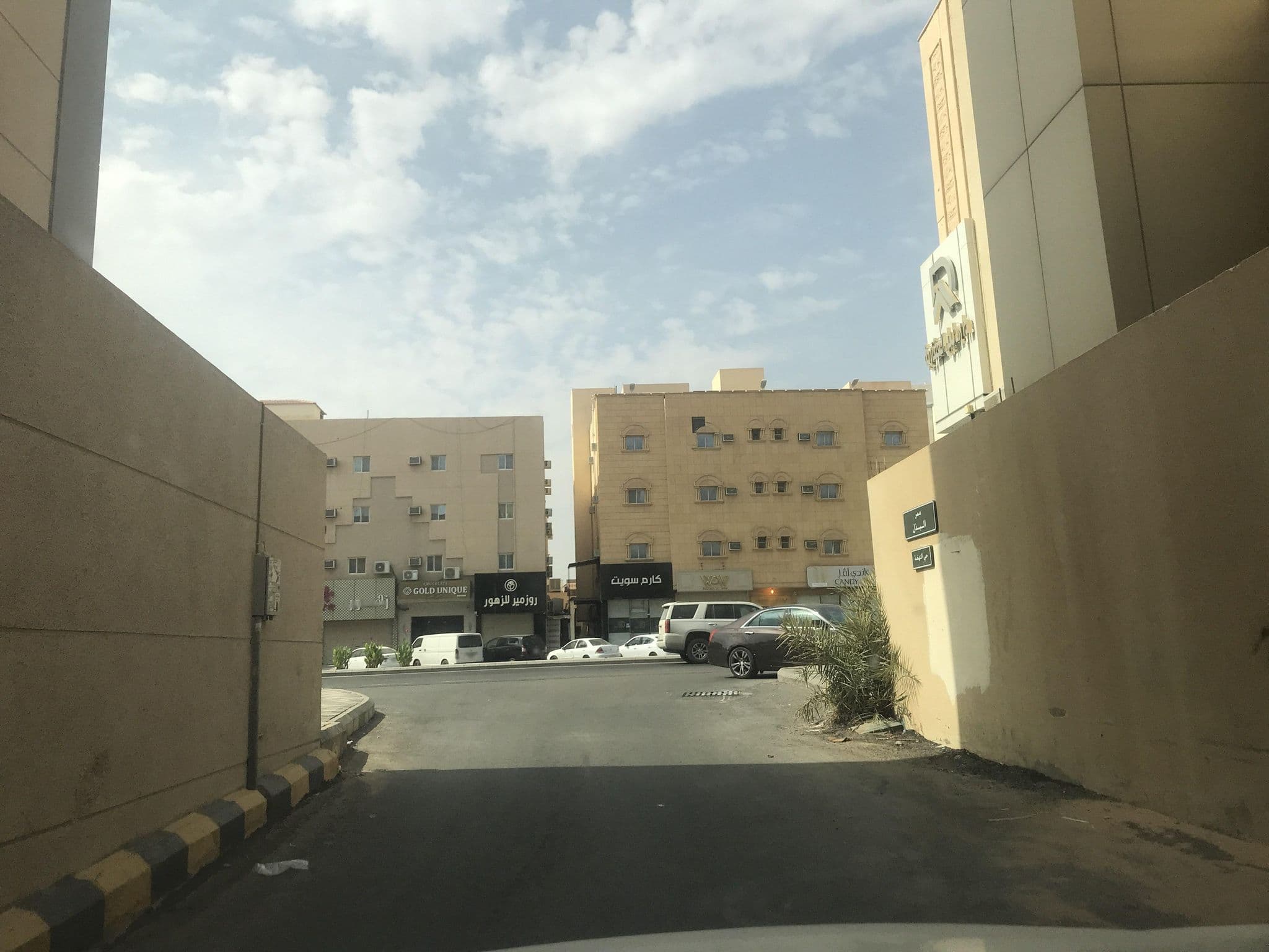 Street view near Raoum Inn | شقق رؤوم إن, Buraydah — © FahadAlharbi (CC BY-SA · Mapillary)