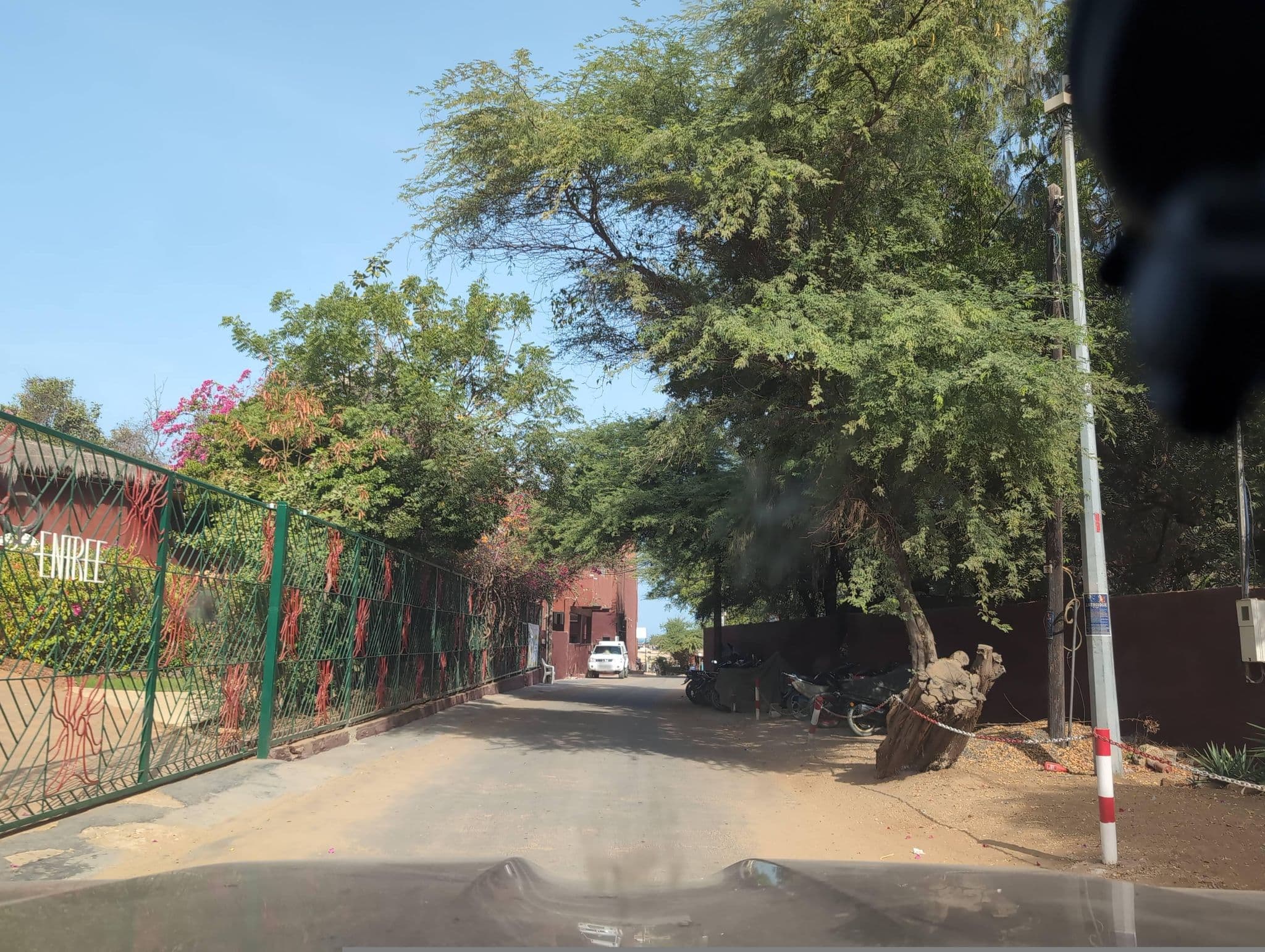 Street view near Royal Decameron Baobab Resort La Somone, Somone — © tbo47 (CC BY-SA · Mapillary)