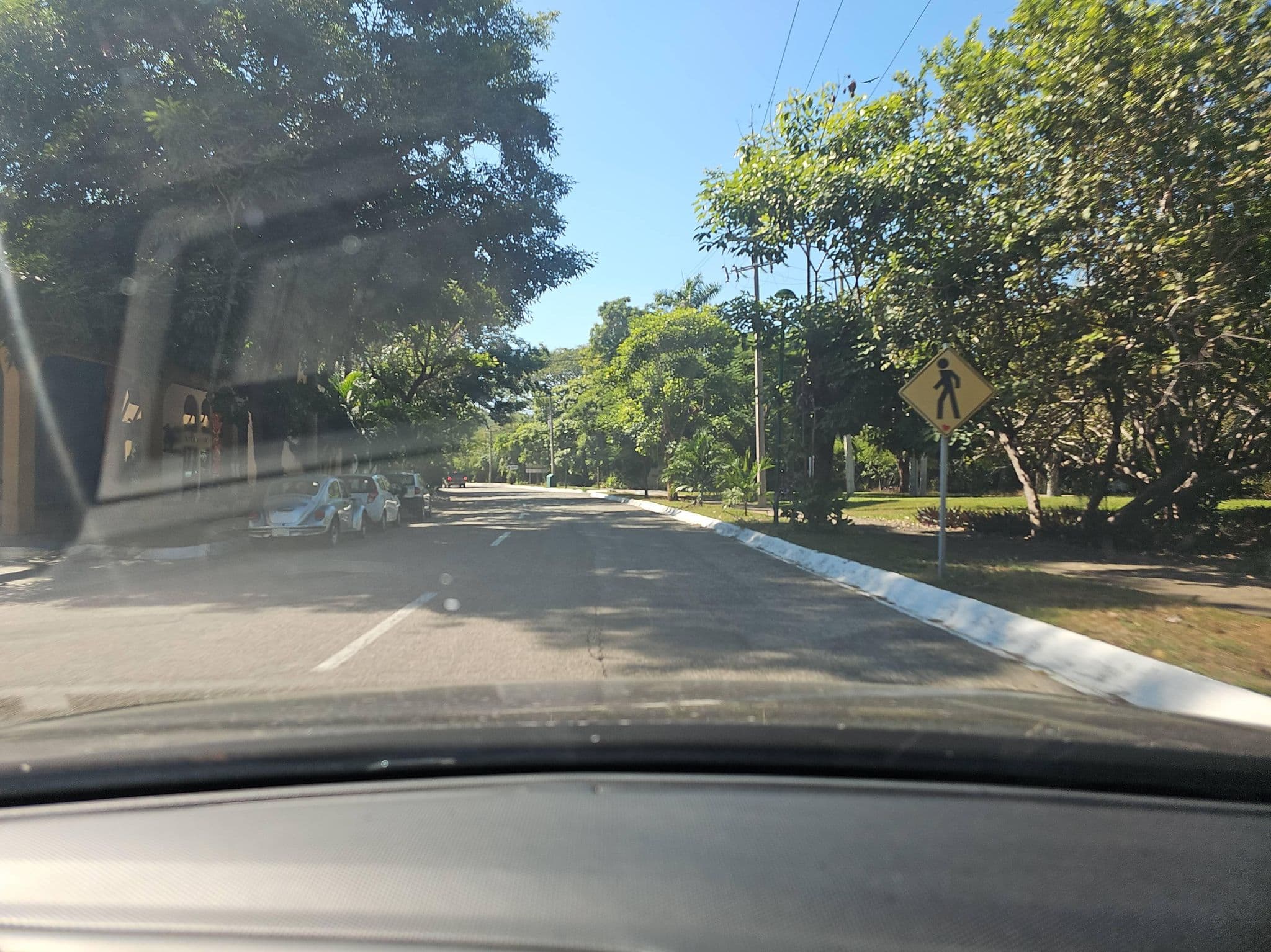 Street view near Villas Maria Isabel, Crucecita — © ezaratemx (CC BY-SA · Mapillary)