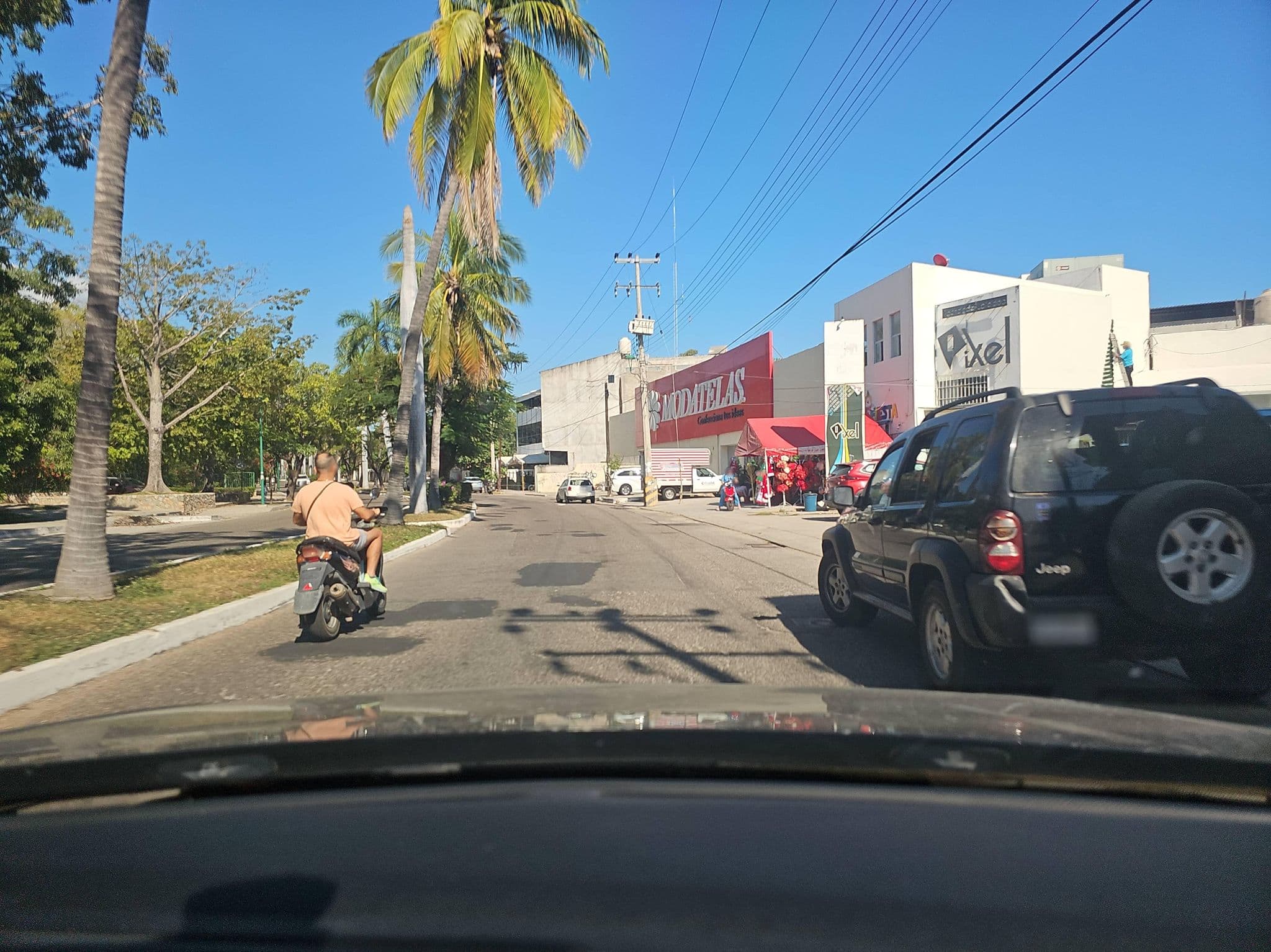 Street view near Hotel Amakal, Crucecita — © ezaratemx (CC BY-SA · Mapillary)