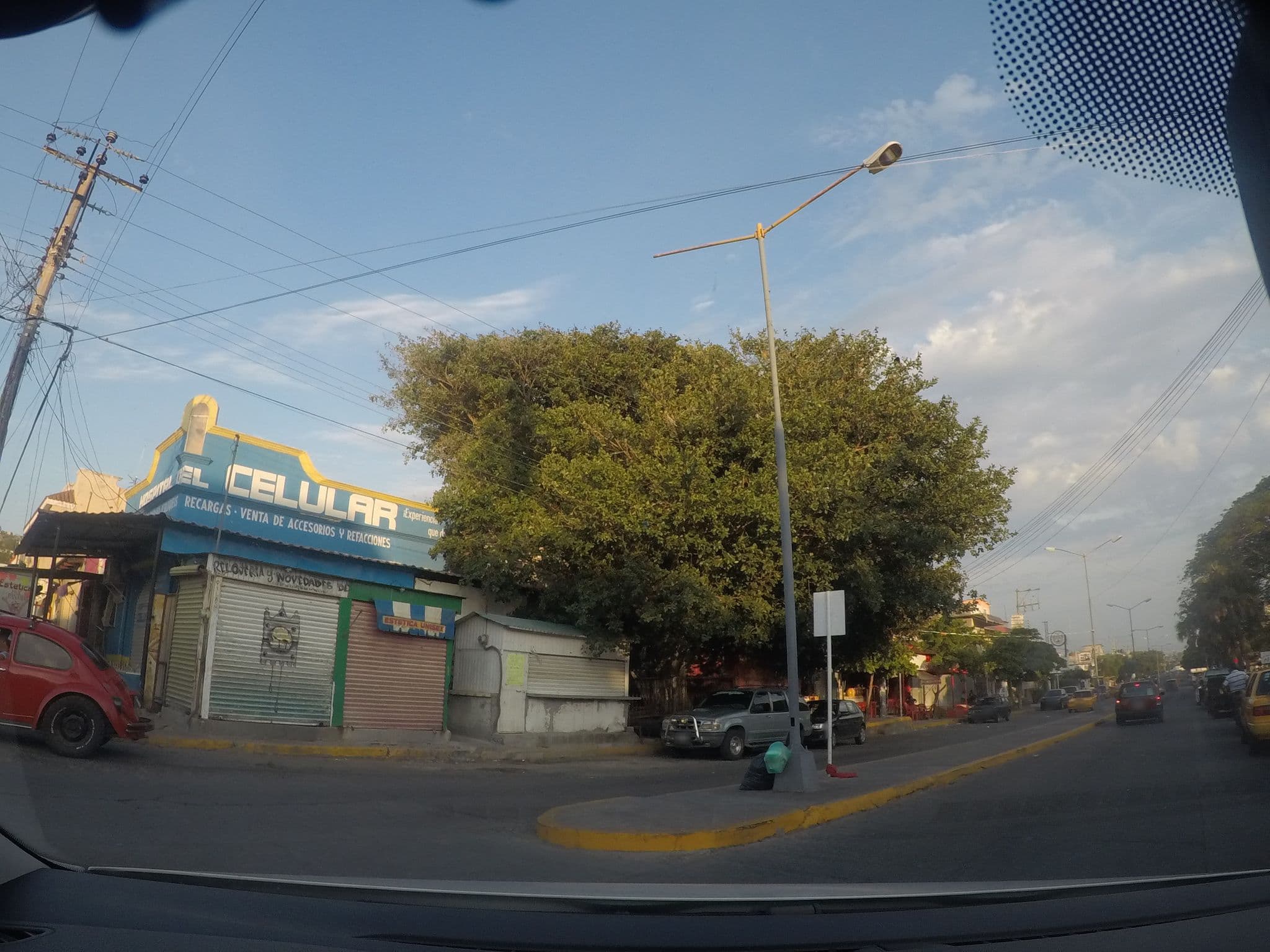 Street view near Hotel del Pacifico, Salina Cruz — © geochicas (CC BY-SA · Mapillary)