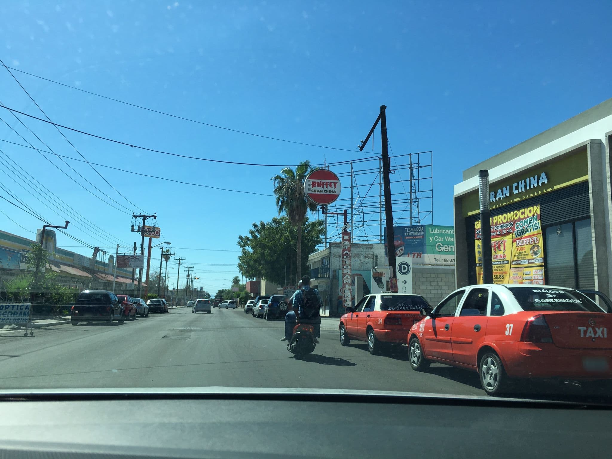 Street view near One Hoteles, La Paz — © vitaprimo (CC BY-SA · Mapillary)