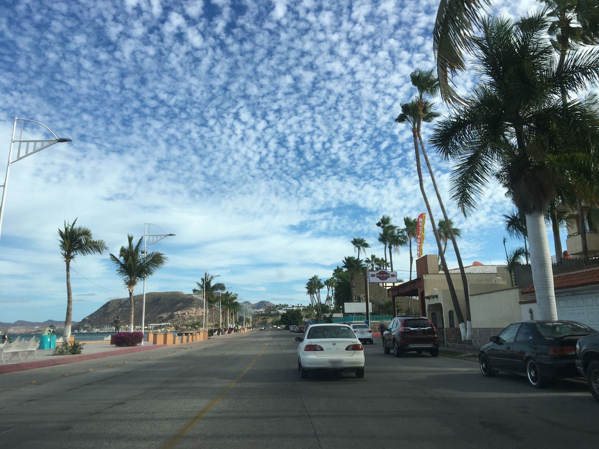 Street view near Escultura Lanzando La Atarraya, La Paz — © ccossio (CC BY-SA · Mapillary)
