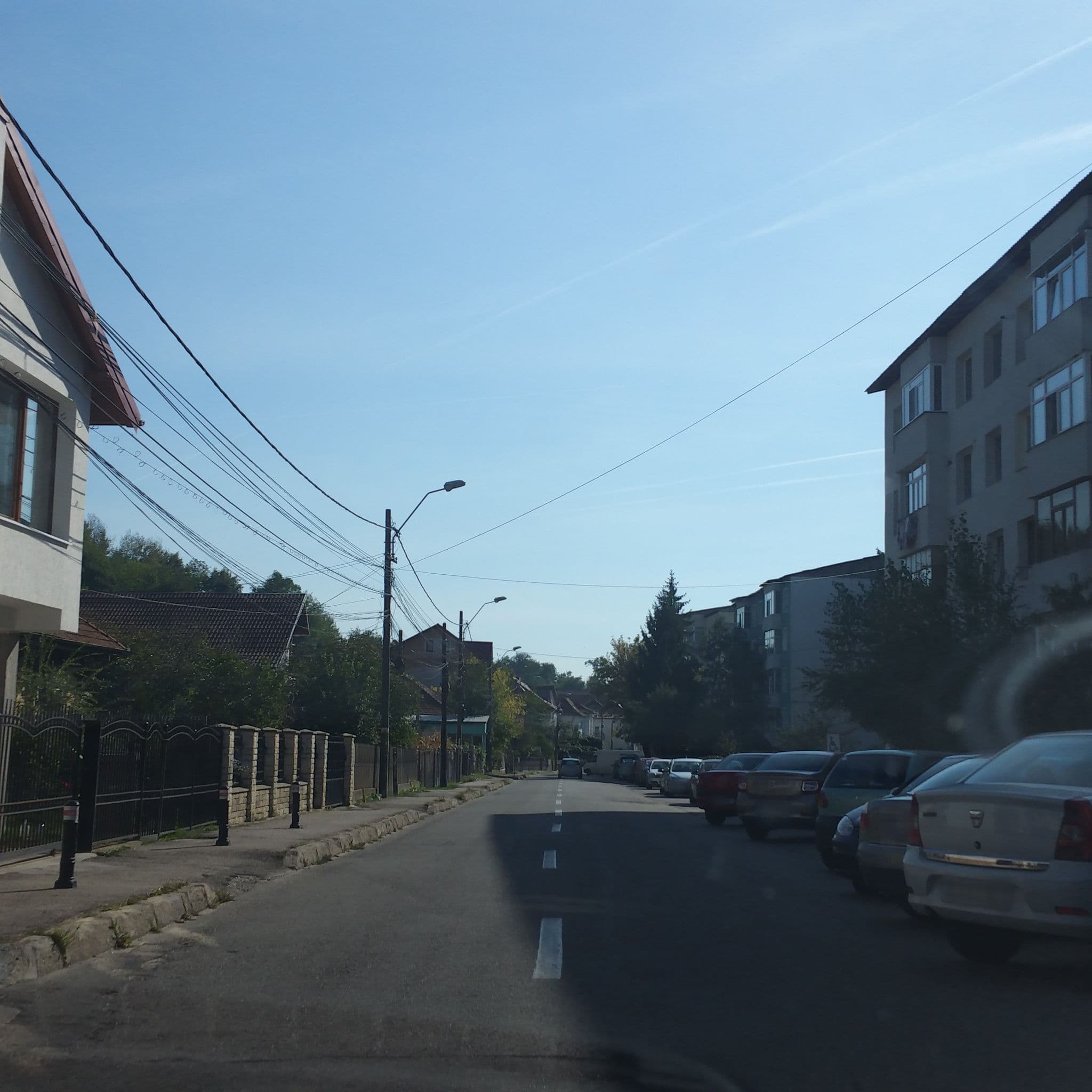 Street view near Pensiunea Jankovic, Curtea de Argeş — © andreistar (CC BY-SA · Mapillary)