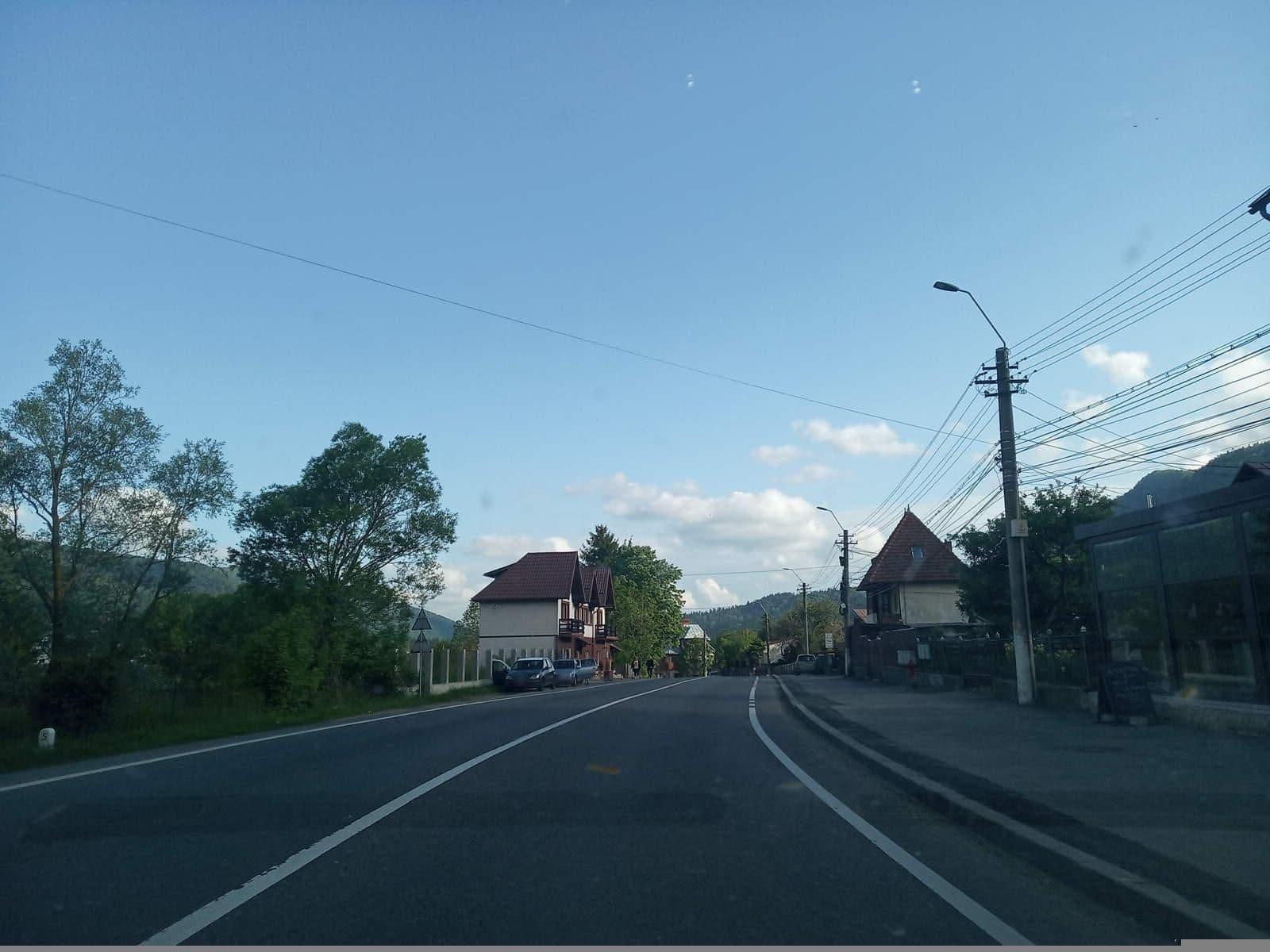 Street view near Hotel Maximilian, Poiana Țapului — © tavi (CC BY-SA · Mapillary)