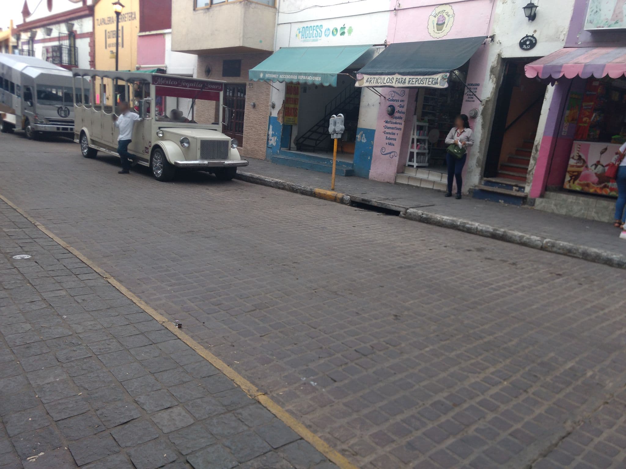 Street view near Hotel Colonial, Tequila — © eddie845 (CC BY-SA · Mapillary)