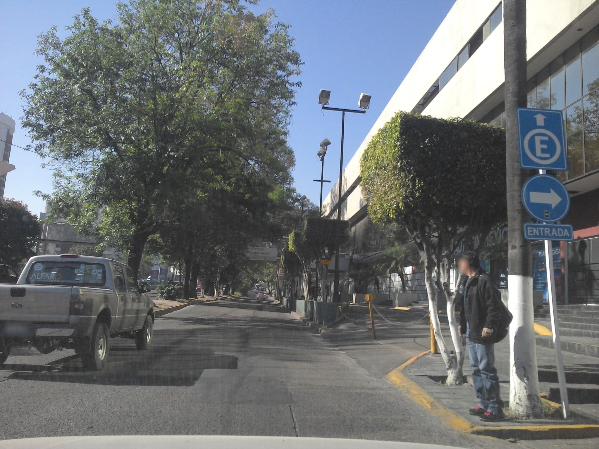 Street view near InterContinental Presidente Guadalajara, an IHG Hotel, Guadalajara — © xe1gyp (CC BY-SA · Mapillary)