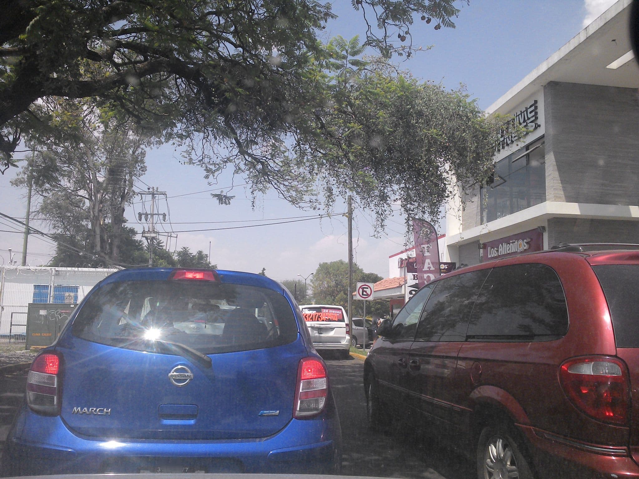 Street view near Aparta Hotel Cypreses, Zapopan2 — © xe1gyp (CC BY-SA · Mapillary)