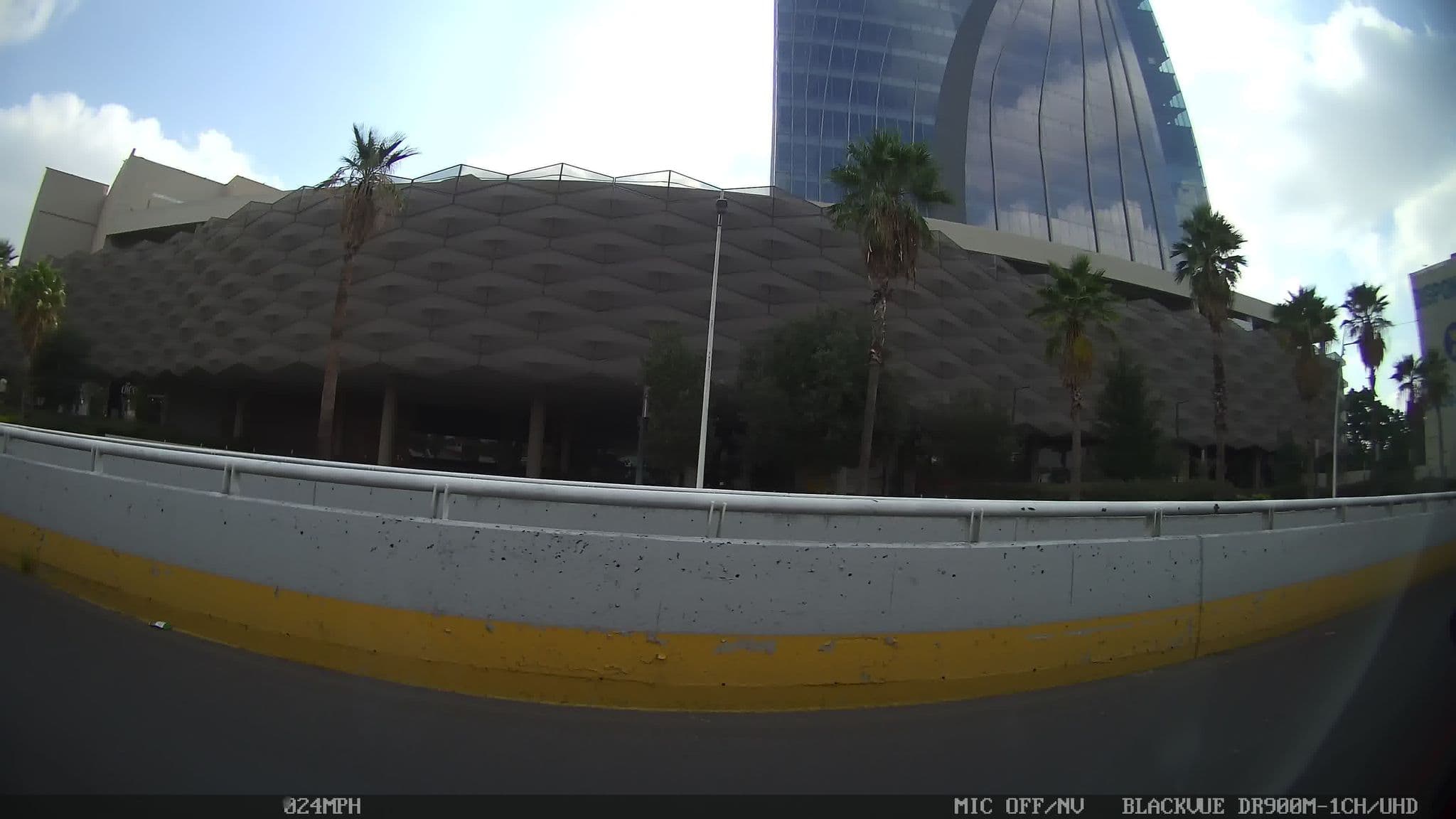Street view near Fiesta Americana Guadalajara Pabellón, Zapopan2 — © kaart_1 (CC BY-SA · Mapillary)