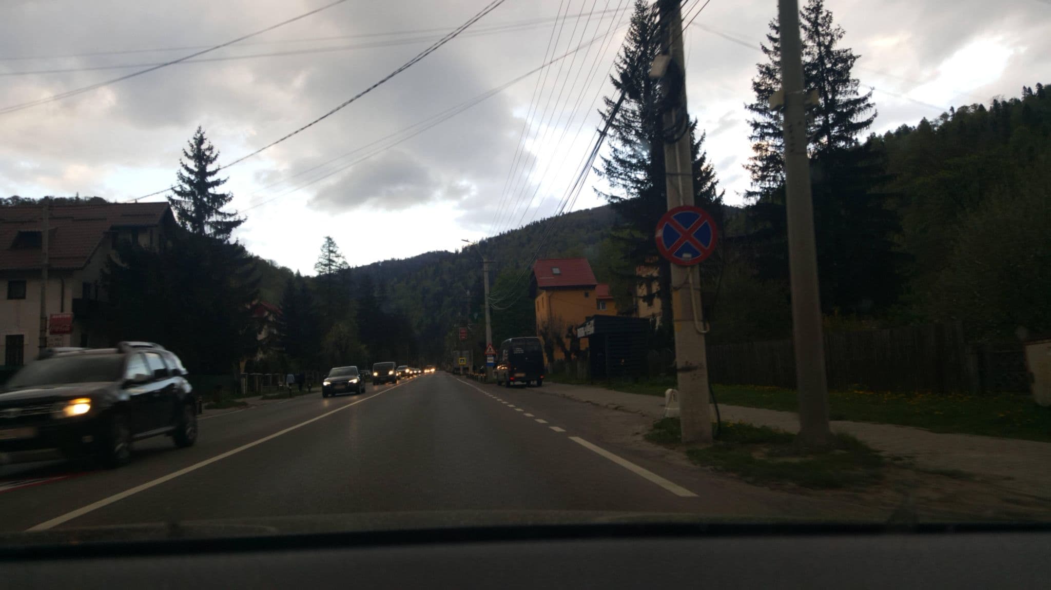 Street view near Vila Rostaș, Buşteni