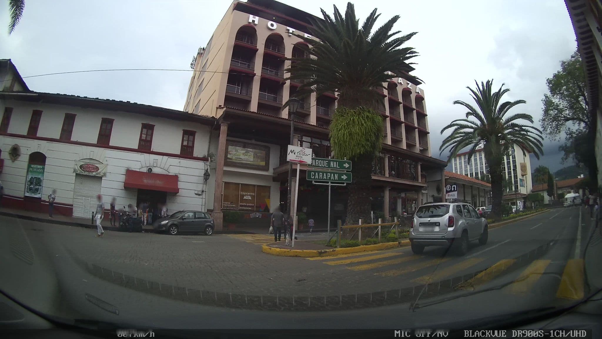 Street view near Servicios Turisticos y de Arrendamientos de Uruapan, Uruapan — © nicovargas (CC BY-SA · Mapillary)