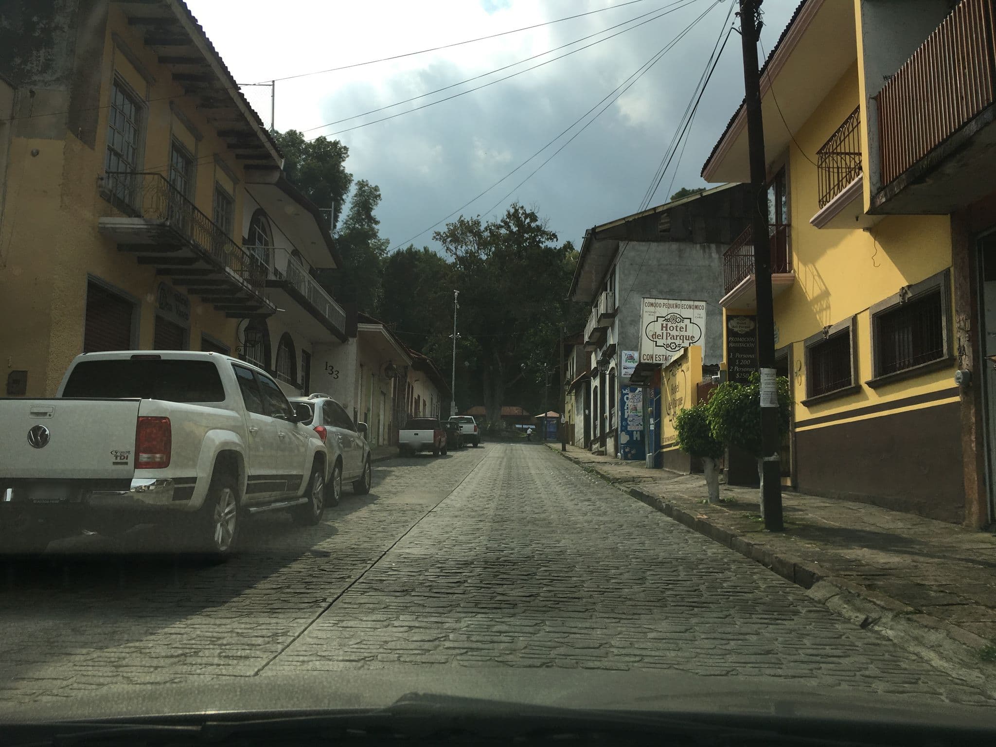 Street view near Hotel del Parque, Uruapan — © nicovargas (CC BY-SA · Mapillary)