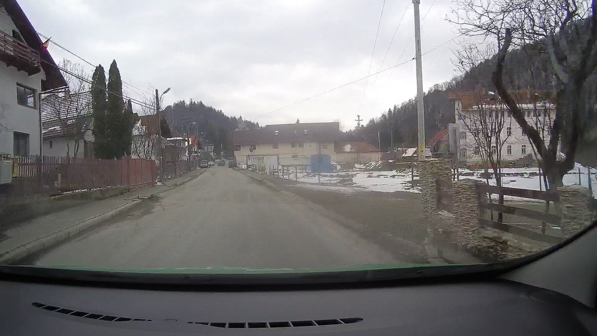 Street view near Pensiunea Bran Belvedere, Bran — © tavi (CC BY-SA · Mapillary)