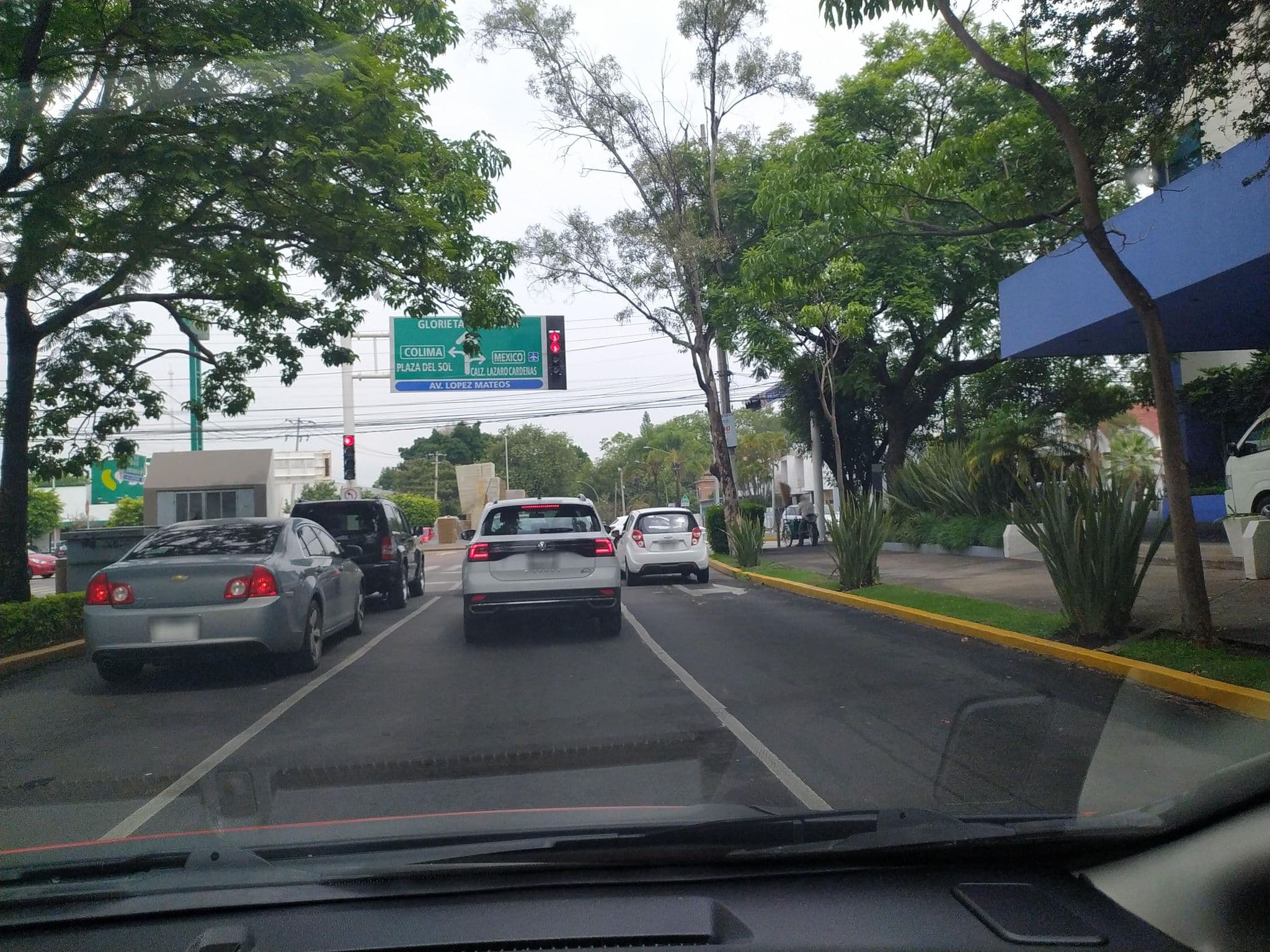 Street view near Hampton Inn by Hilton, Guadalajara — © xe1gyp (CC BY-SA · Mapillary)