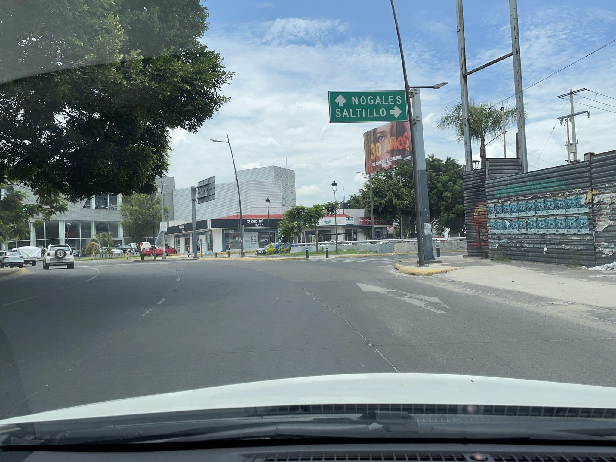 Street view near Servicios Hoteleros Oblatos, Guadalajara — © DanielRguez14 (CC BY-SA · Mapillary)