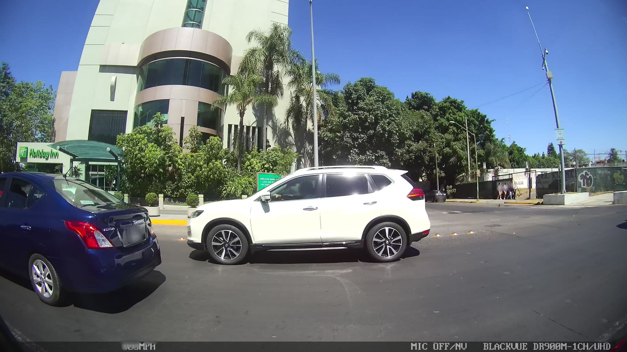 Street view near Holiday Inn Select, Guadalajara — © kaart_1 (CC BY-SA · Mapillary)