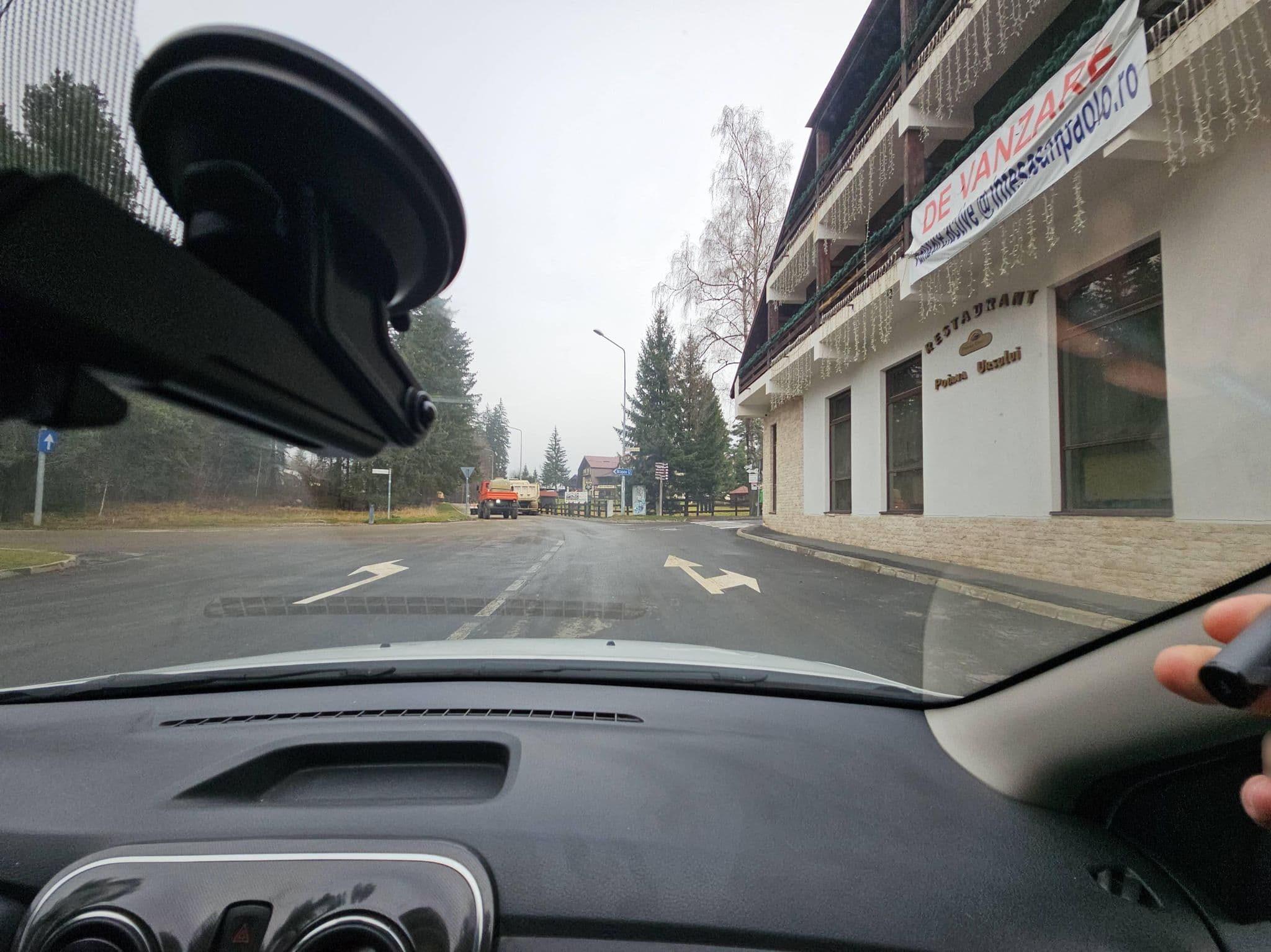 Street view near Hotel Poiana Ursului, Braşov