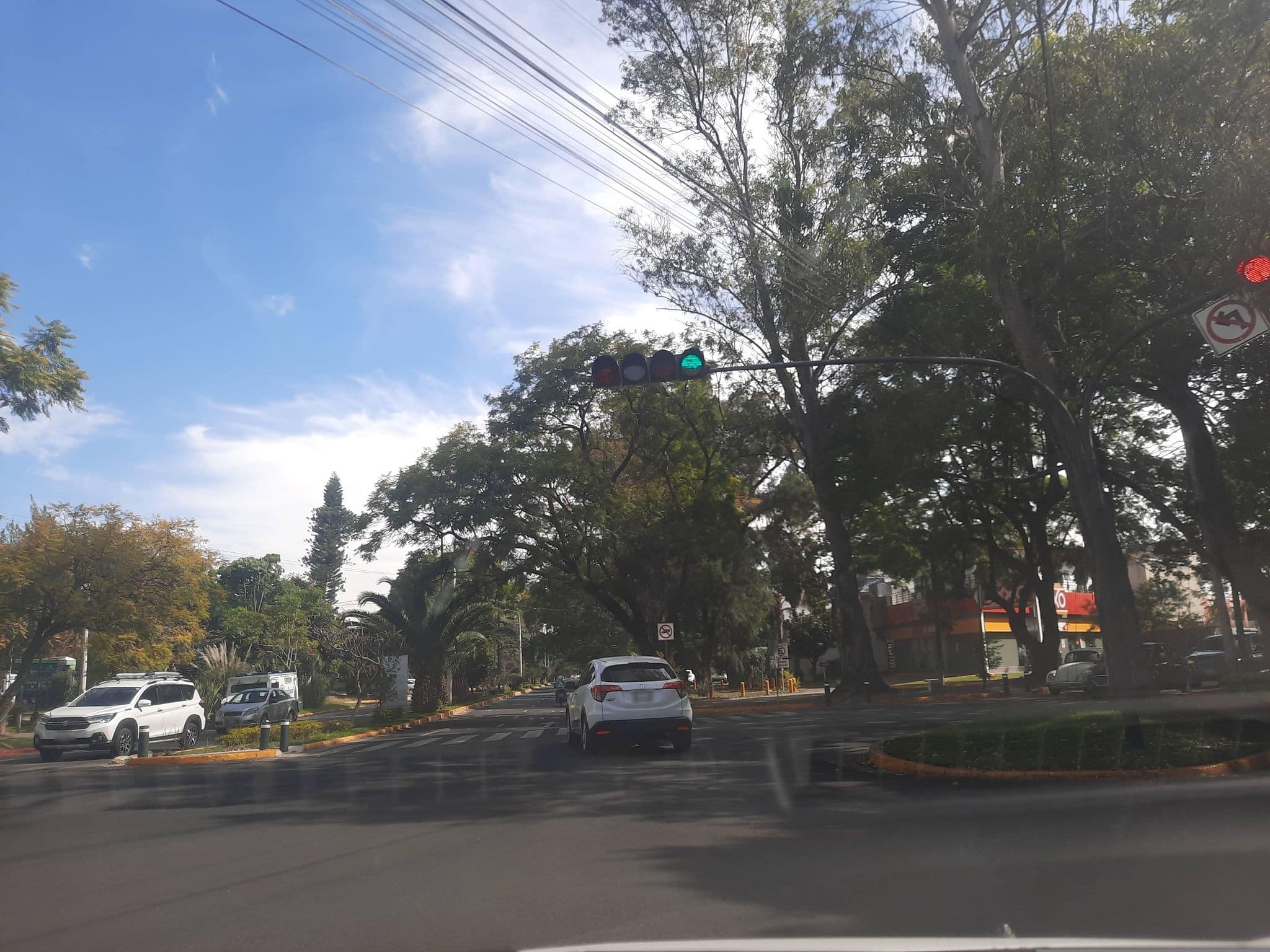 Street view near Hotel Guadalajara Plaza, Guadalajara — © darkneoss (CC BY-SA · Mapillary)