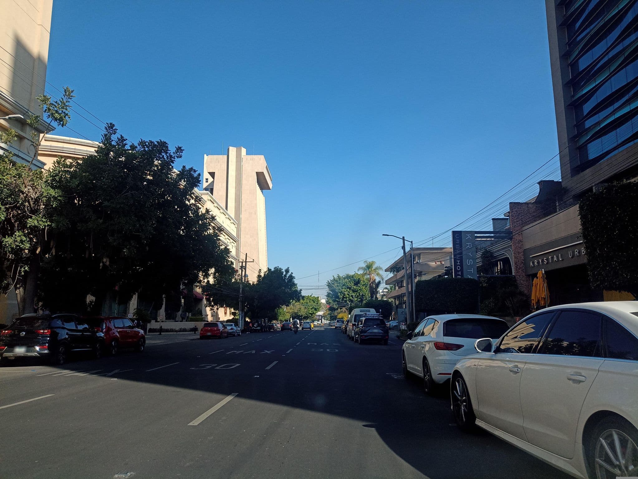 Street view near Hotel Krystal, Guadalajara — © darkneoss (CC BY-SA · Mapillary)