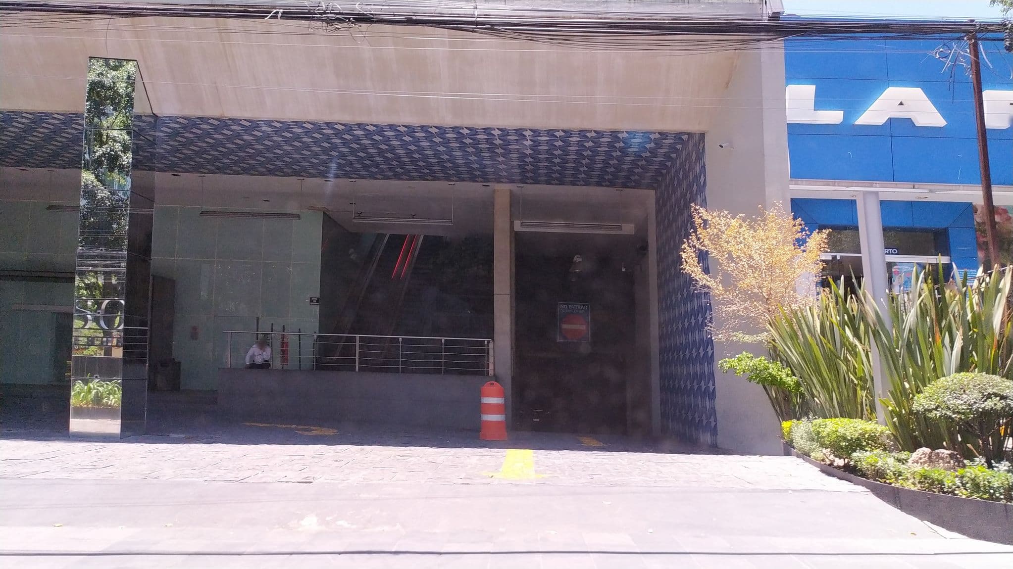 Street view near HS HOTSSON Hotel Guadalajara Country Club, Zapopan — © xe1gyp (CC BY-SA · Mapillary)