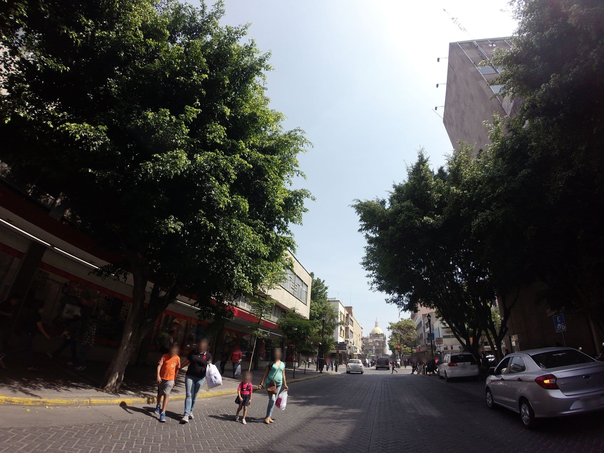 Street view near Bestwestern, Guadalajara — © geomaticagdl (CC BY-SA · Mapillary)