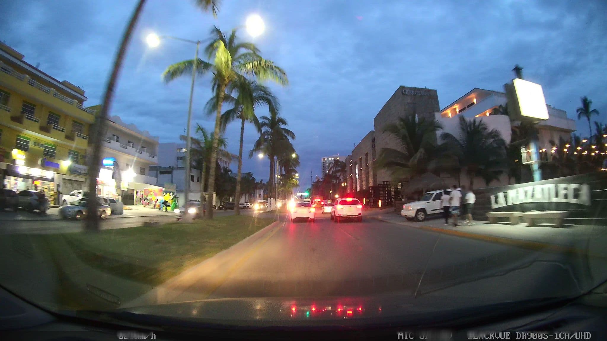 Street view near Mar Suites, Mazatlán — © nicovargas (CC BY-SA · Mapillary)