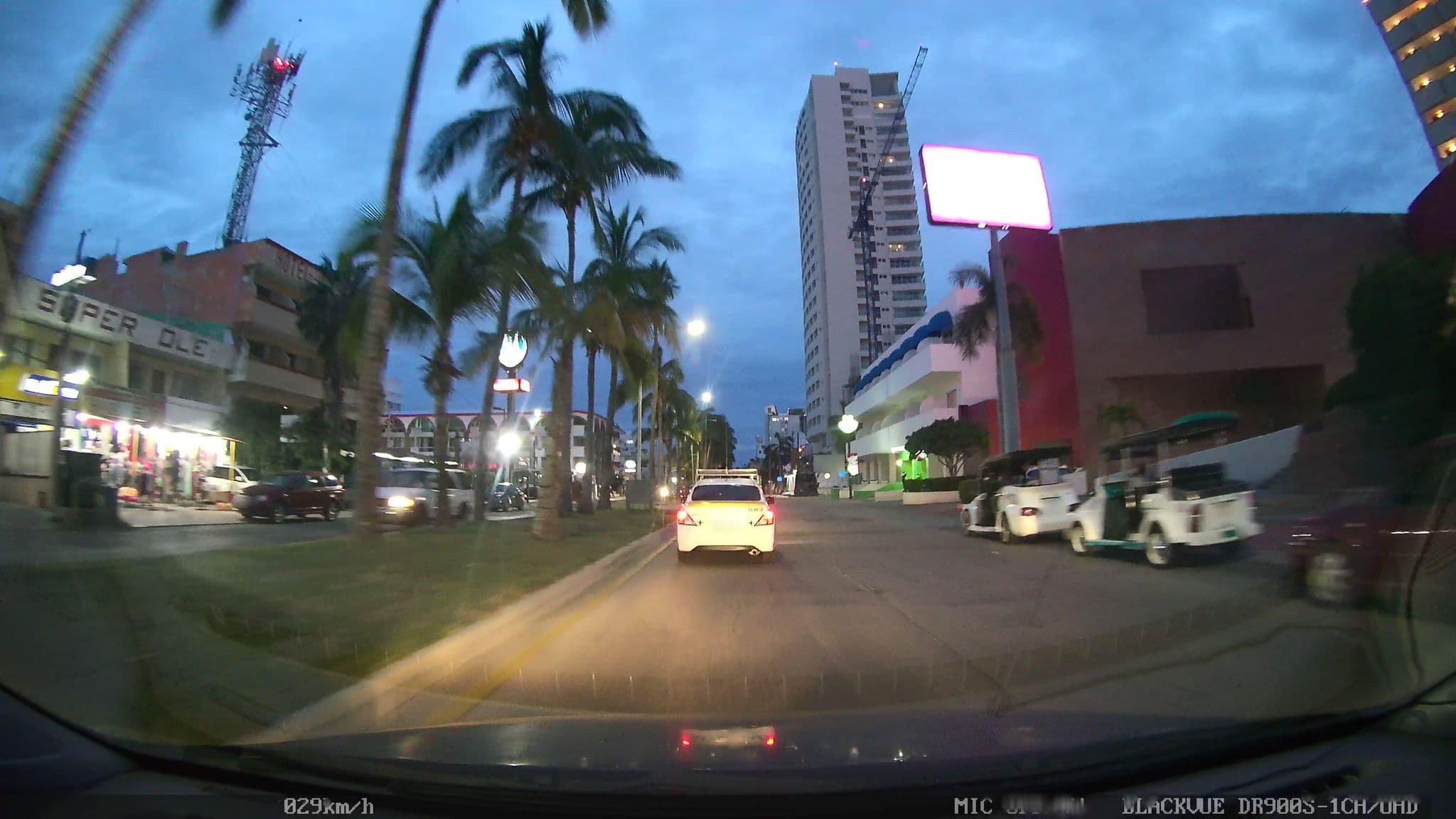 Street view near Misión Mazatlán, Mazatlán — © nicovargas (CC BY-SA · Mapillary)