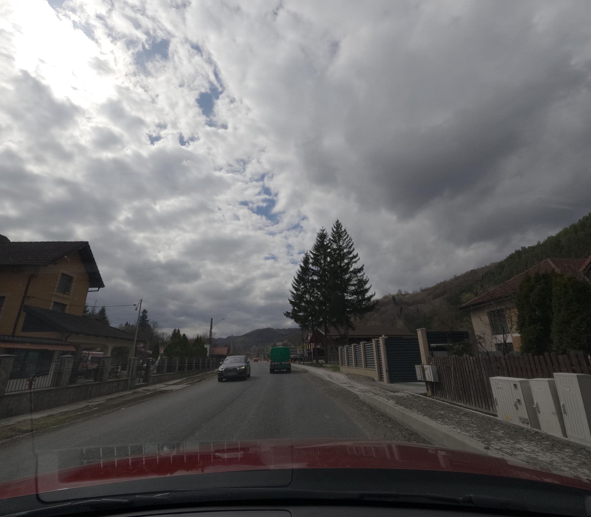 Street view near Pensiunea Avicino, Bran — © deeeznuuuts (CC BY-SA · Mapillary)
