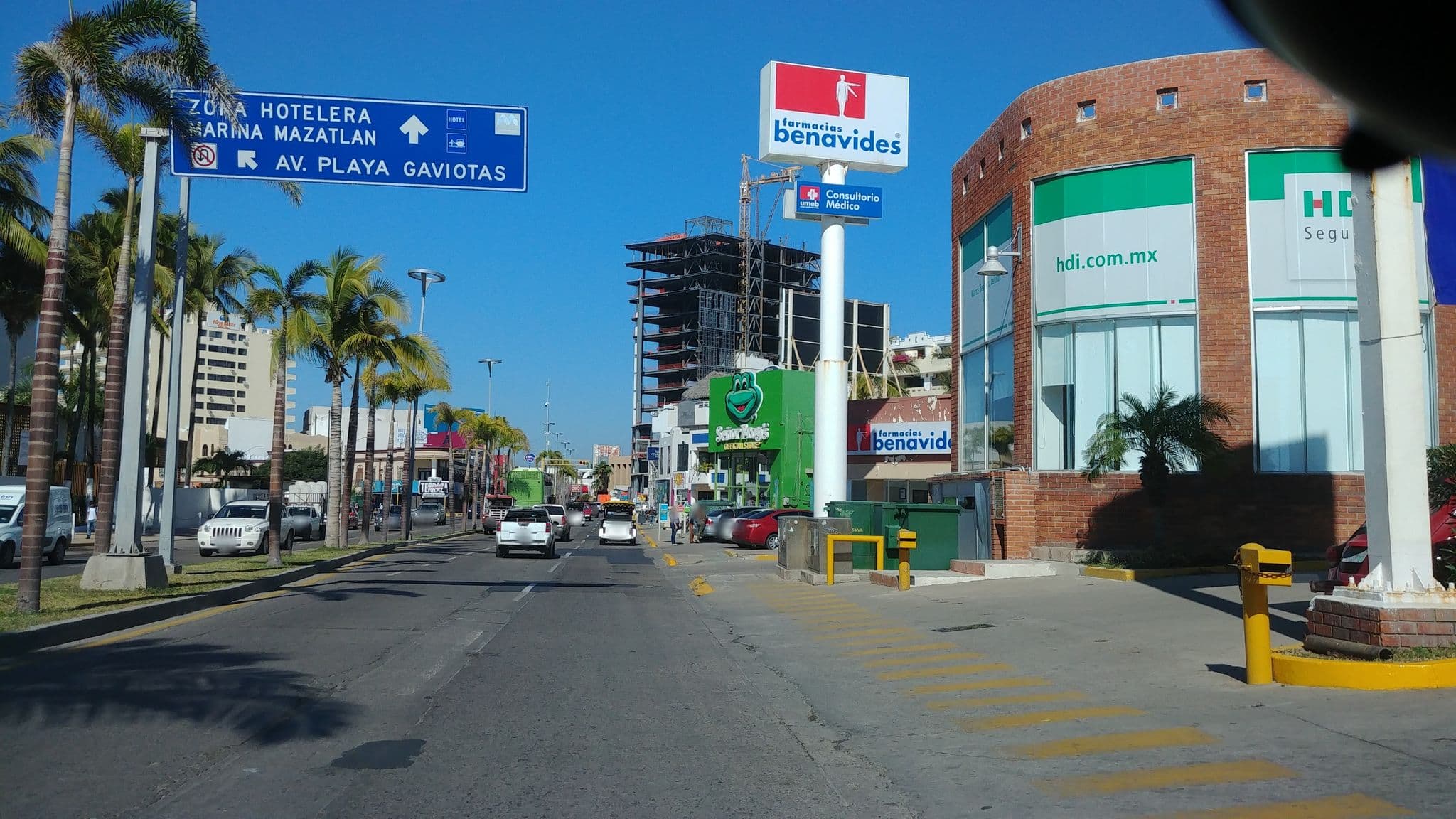Street view near Riviera Beach Resort, Mazatlán — © mpassarelli (CC BY-SA · Mapillary)