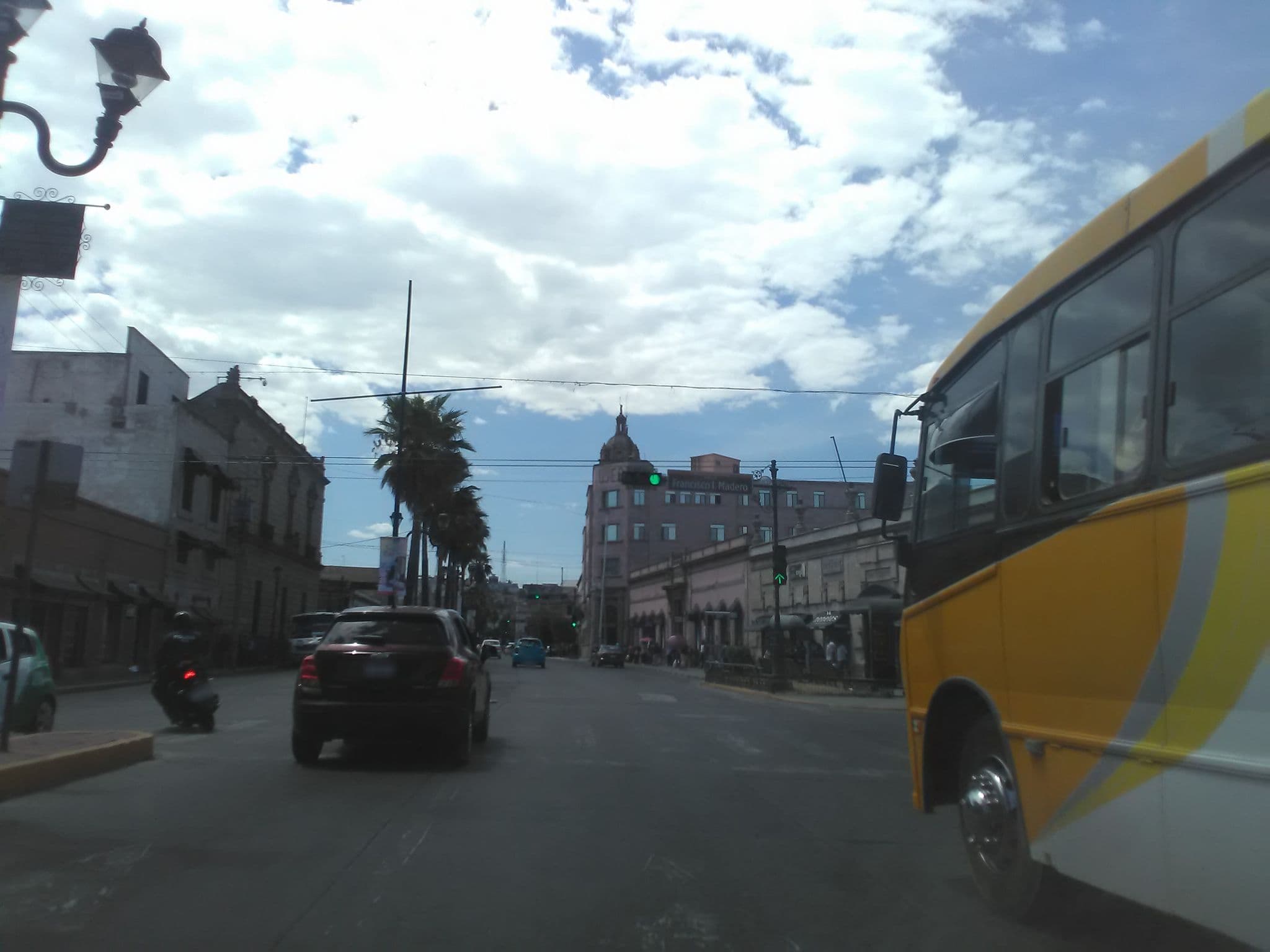 Street view near Hotel Reforma de Durango, Victoria de Durango — © krizzna (CC BY-SA · Mapillary)