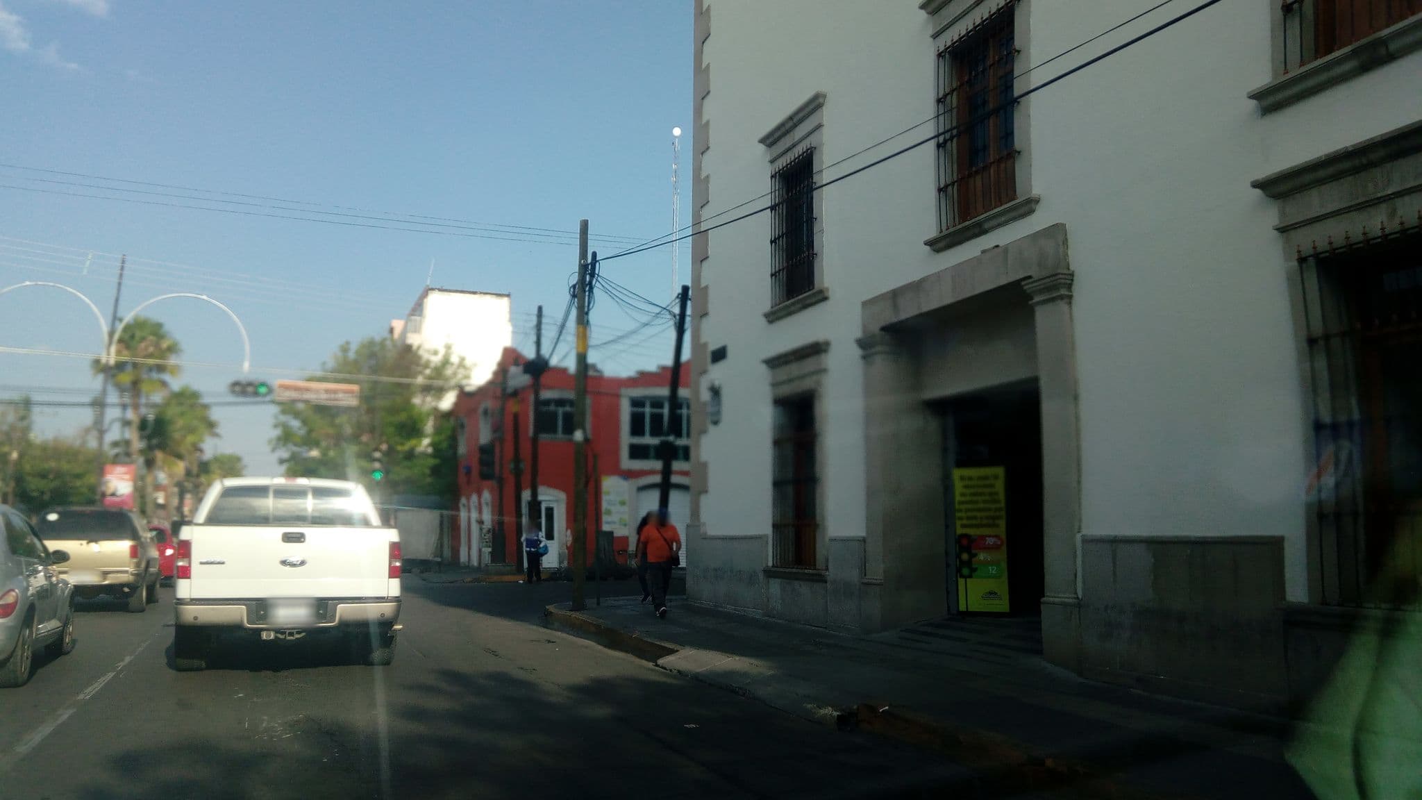 Street view near Hotel Casa Blanca, Victoria de Durango — © wjusak (CC BY-SA · Mapillary)