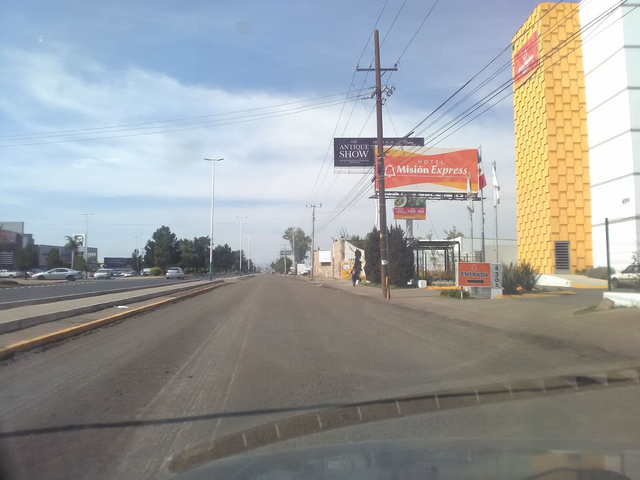 Street view near Hotel Misión Express Durango, Victoria de Durango — © juan_saucedo (CC BY-SA · Mapillary)