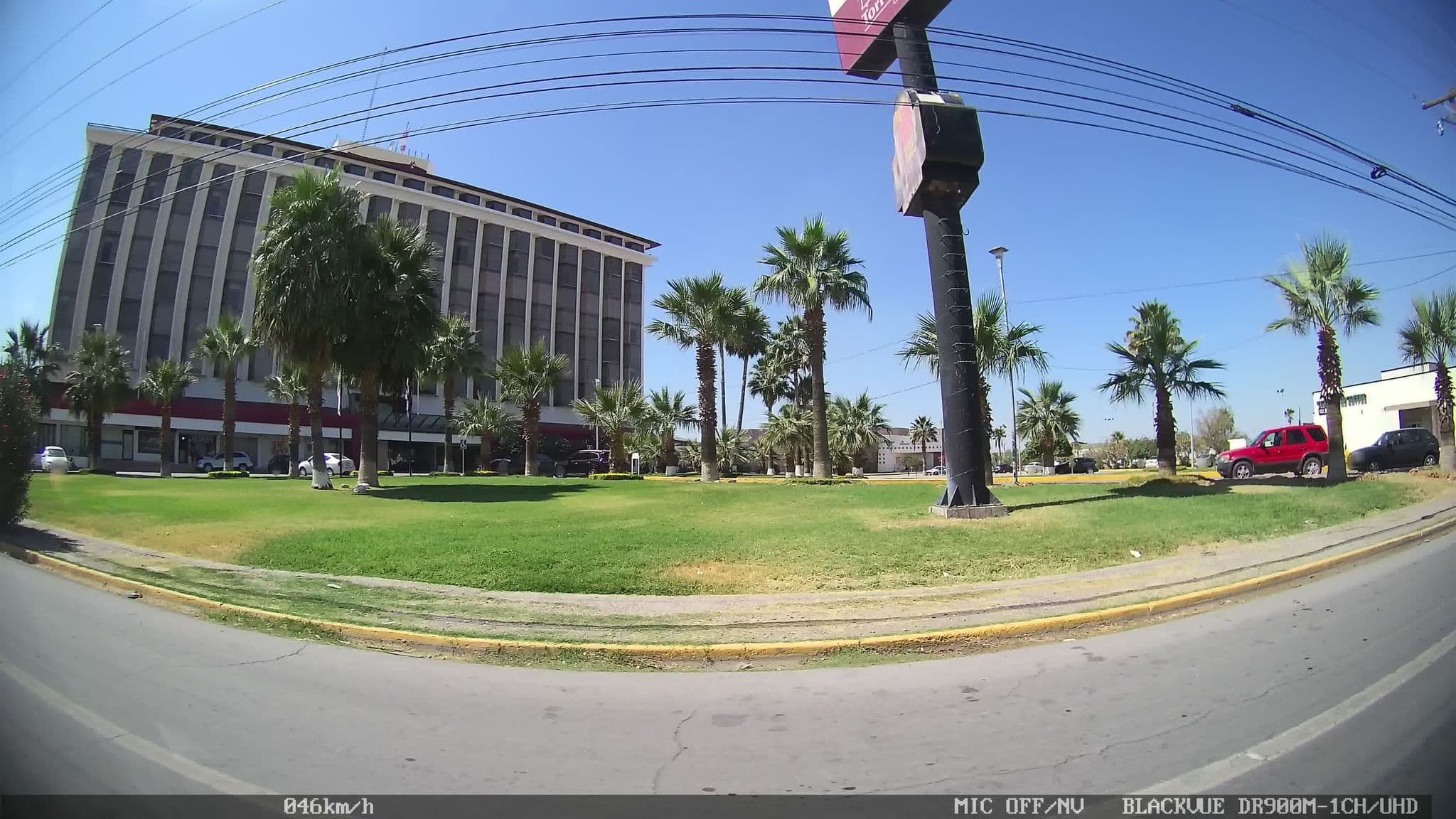 Street view near Hotel Mision, Torreón — © kaart_4 (CC BY-SA · Mapillary)