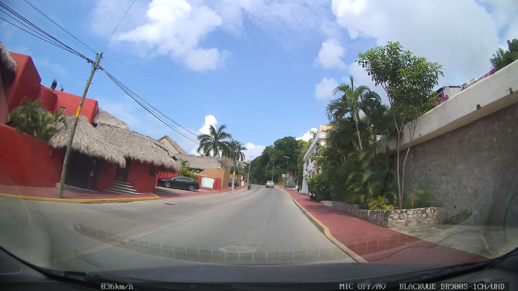 Street view near Casa Buenaventura, Ixtapa-Zihuatanejo — © nicovargas (CC BY-SA · Mapillary)