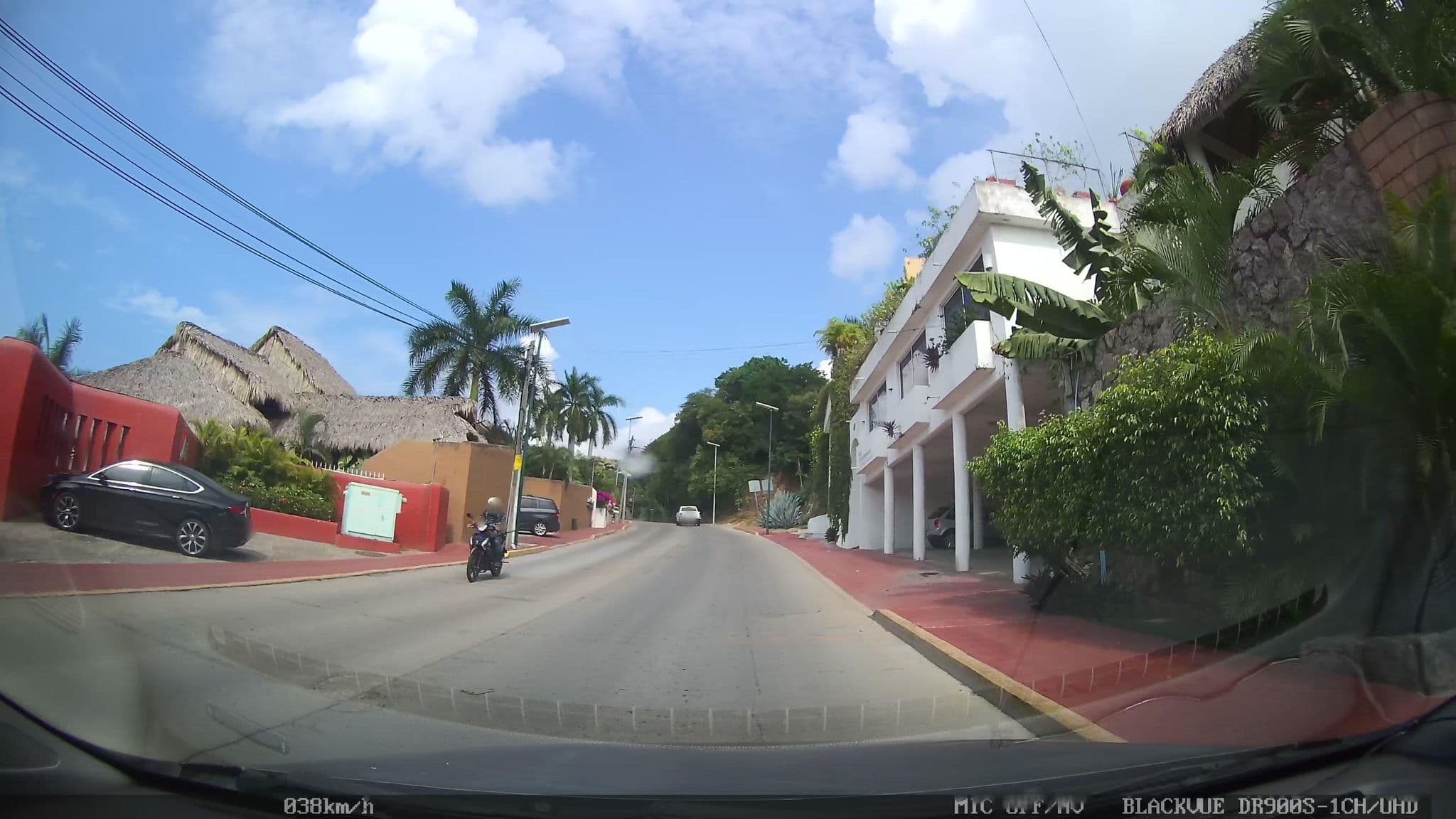 Street view near Casa Iguana, Ixtapa-Zihuatanejo — © nicovargas (CC BY-SA · Mapillary)