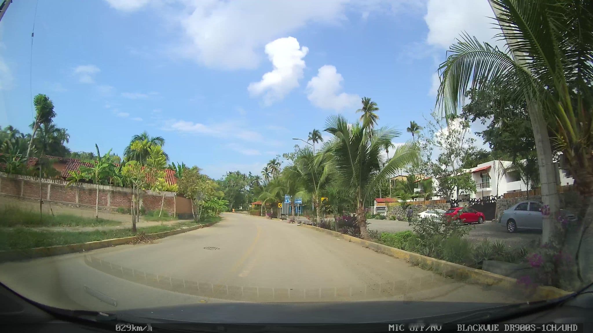 Street view near Villa Solez, Ixtapa-Zihuatanejo — © nicovargas (CC BY-SA · Mapillary)