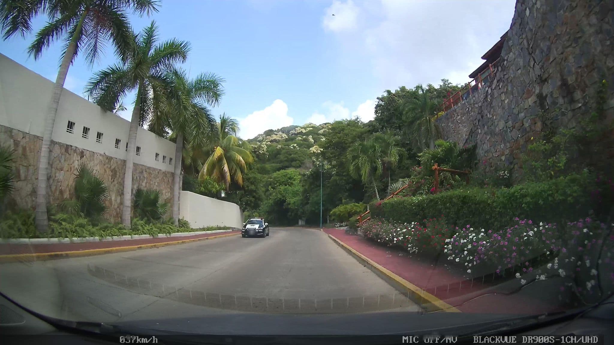 Street view near villas ema, Ixtapa-Zihuatanejo — © nicovargas (CC BY-SA · Mapillary)