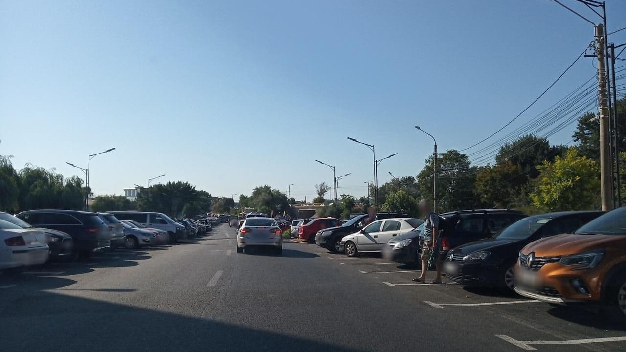 Street view near Hotel Laguna, Eforie Nord — © tavi (CC BY-SA · Mapillary)