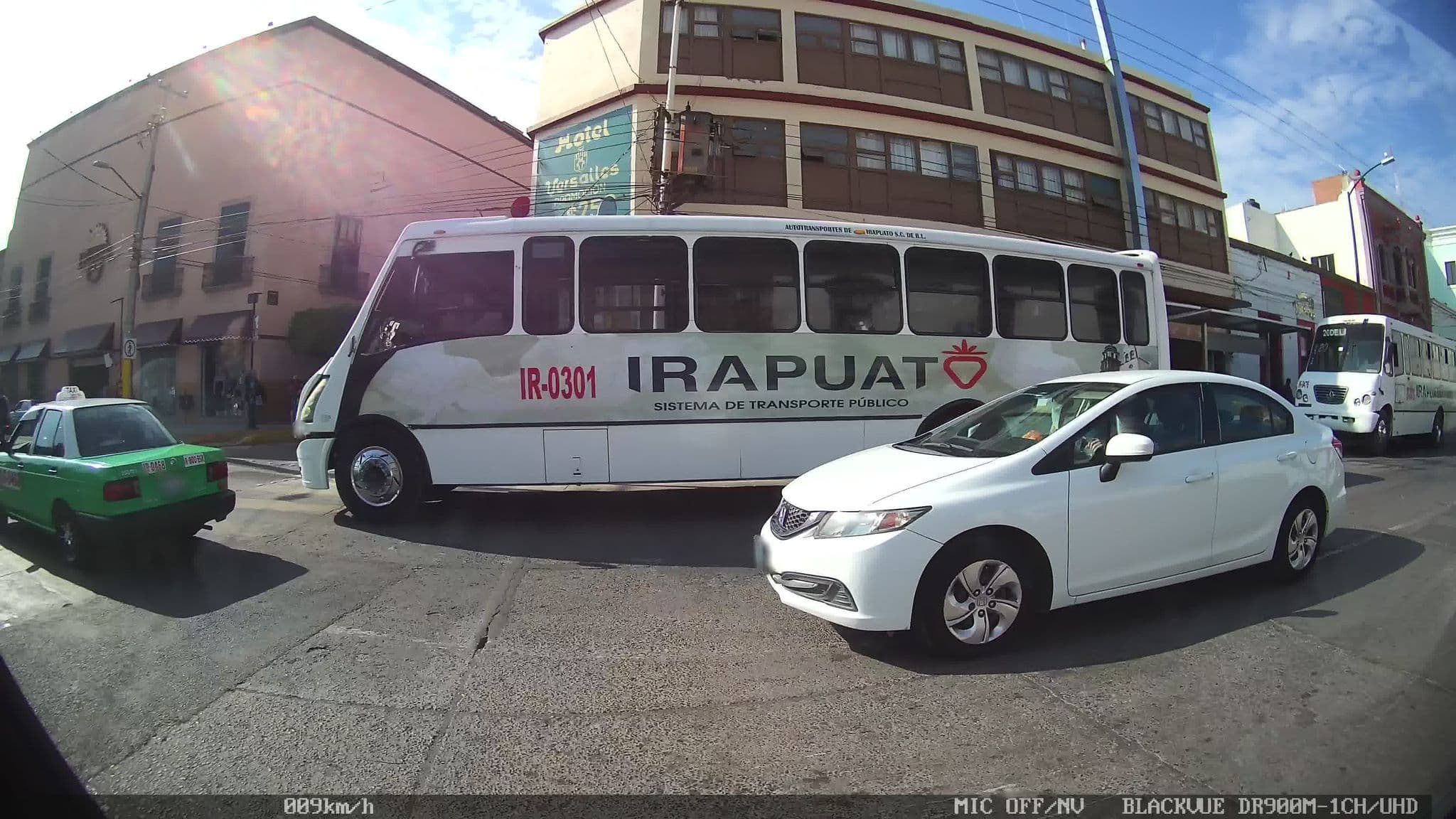 Street view near Hotel Versalles, Irapuato — © kaart_1 (CC BY-SA · Mapillary)
