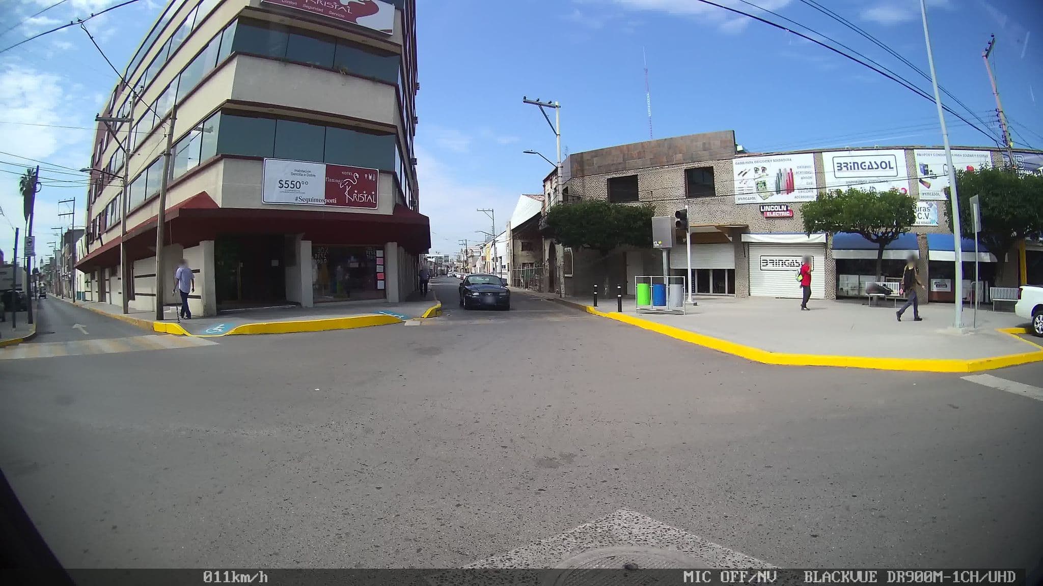 Street view near Hotel Flamingos Kristal, Irapuato — © kaart_1 (CC BY-SA · Mapillary)