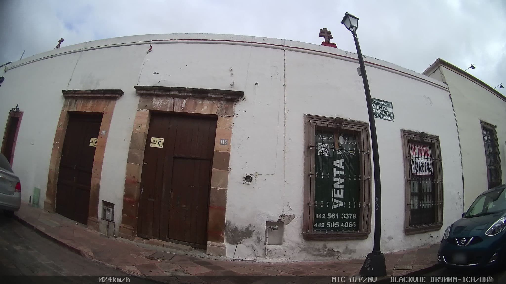 Street view near Hotel And, Santiago de Querétaro — © kaart_1 (CC BY-SA · Mapillary)