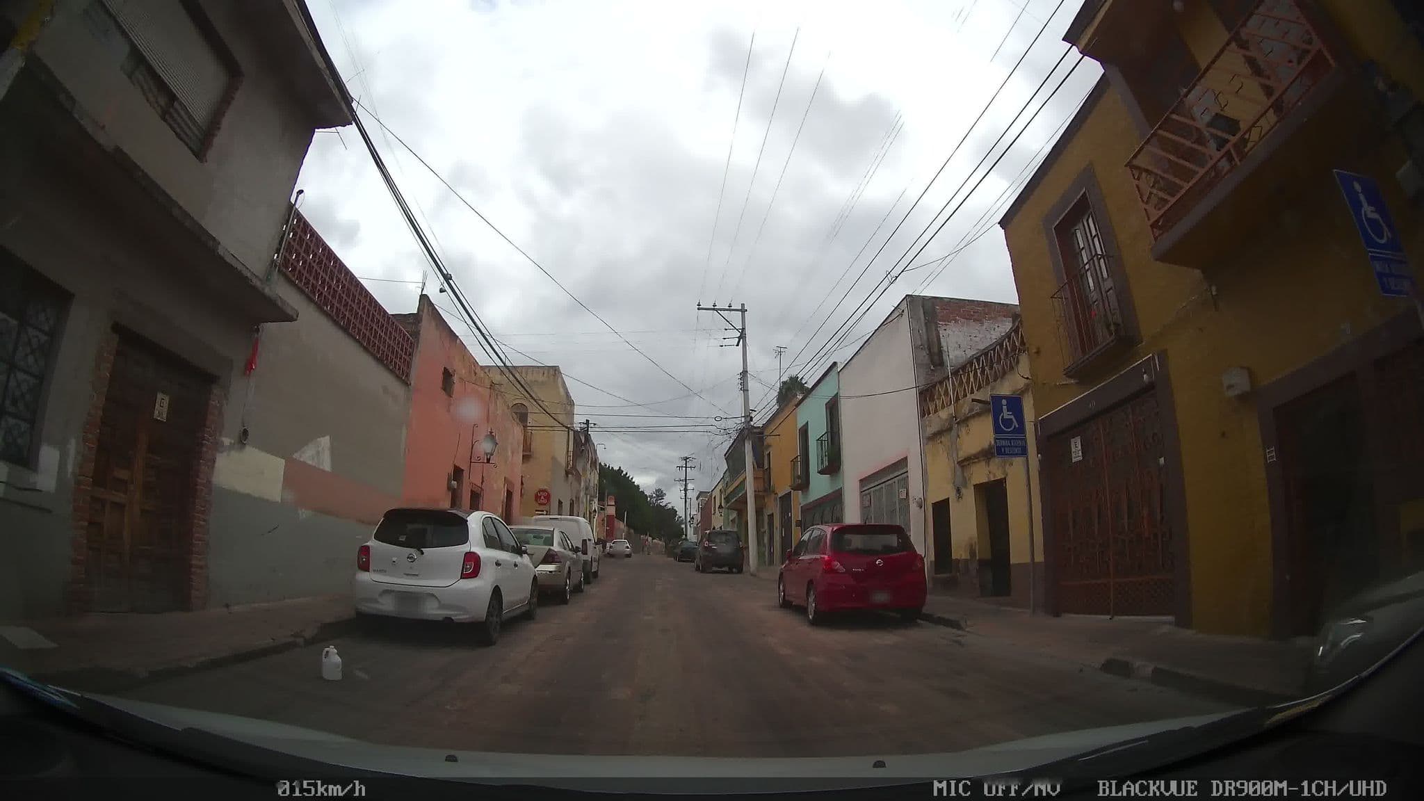 Street view near Jirafa Roja Hostel, Santiago de Querétaro — © kaart_1 (CC BY-SA · Mapillary)