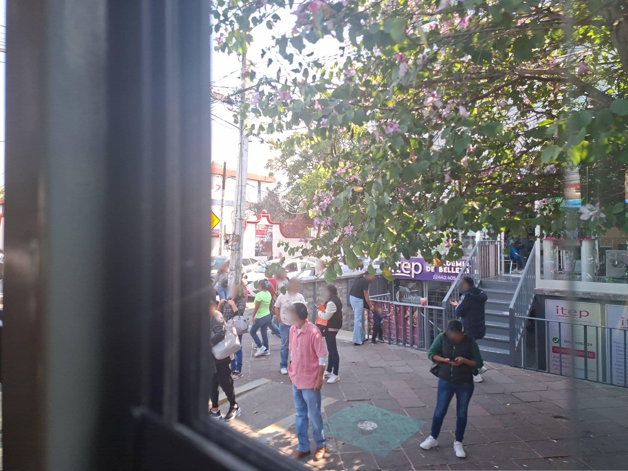 Street view near Hotel las Campanas Inn, Santiago de Querétaro — © joe_mtz (CC BY-SA · Mapillary)