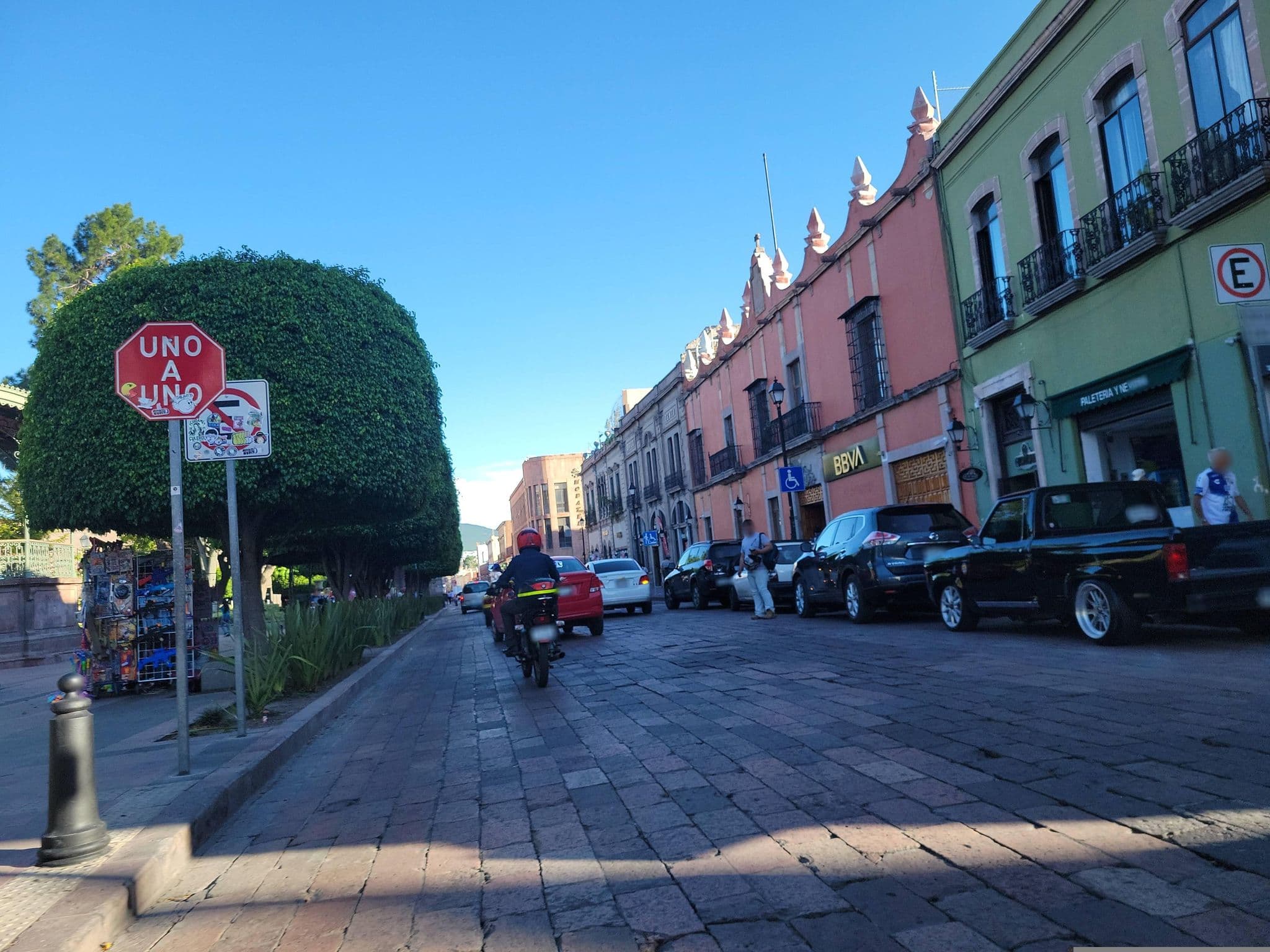 Street view near Hotel Plaza, Santiago de Querétaro — © capNemo (CC BY-SA · Mapillary)