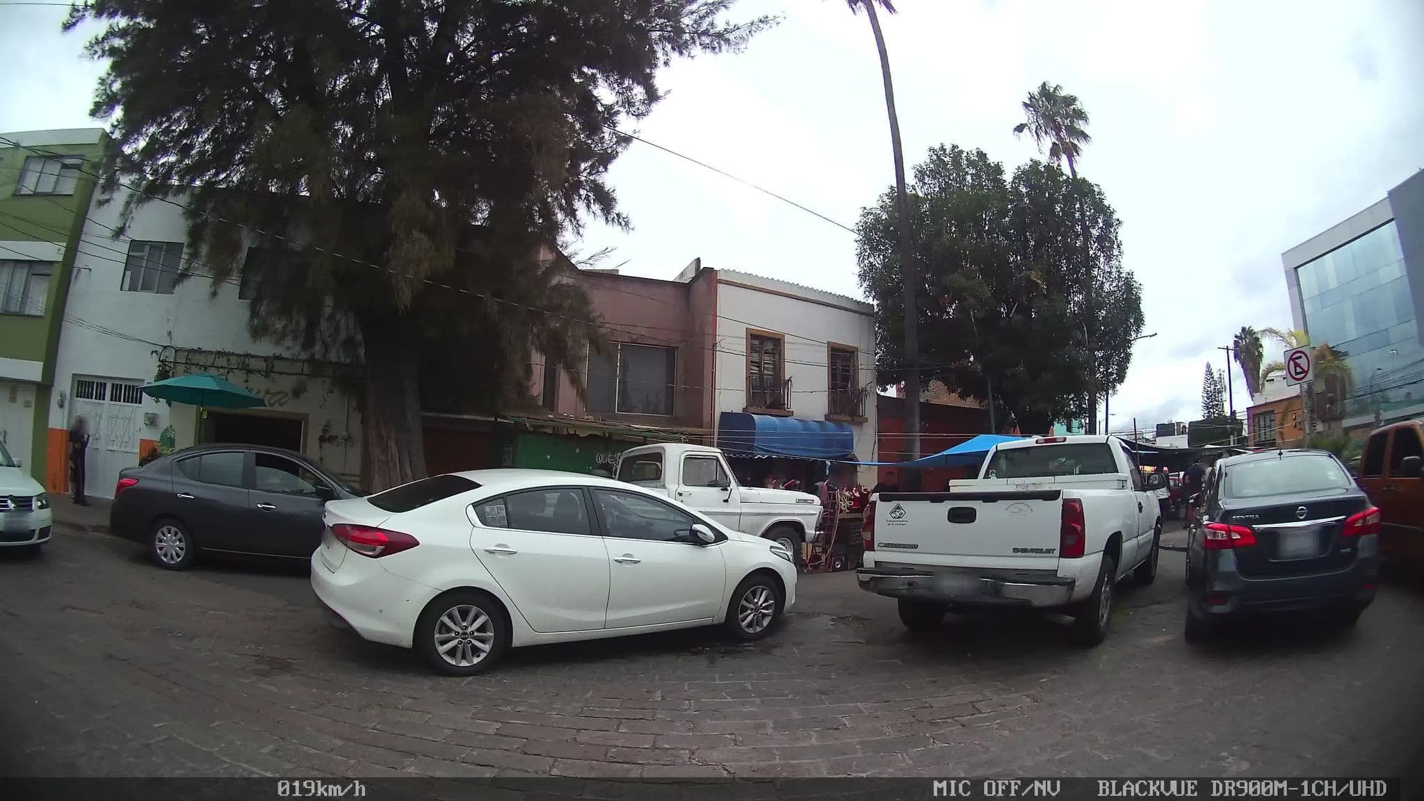 Street view near Restaurante & Grill el Tomate, Santiago de Querétaro — © kaart_1 (CC BY-SA · Mapillary)