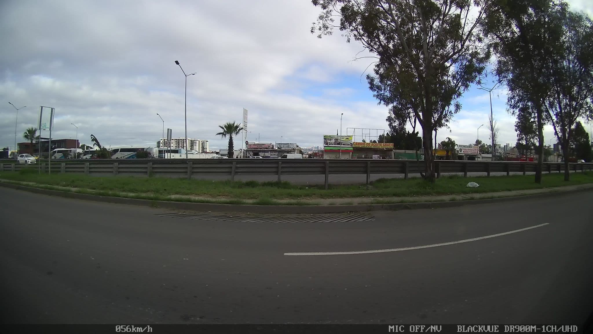 Street view near Hotel Los Arcos, Jalisco México, Santiago de Querétaro — © kaart_1 (CC BY-SA · Mapillary)