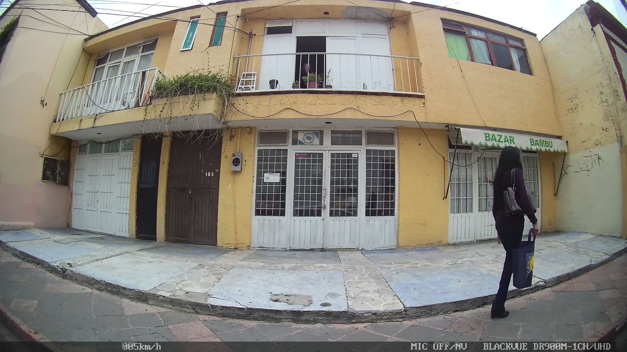 Street view near Cerveceria Mutt Brewing Co, Santiago de Querétaro — © kaart_1 (CC BY-SA · Mapillary)
